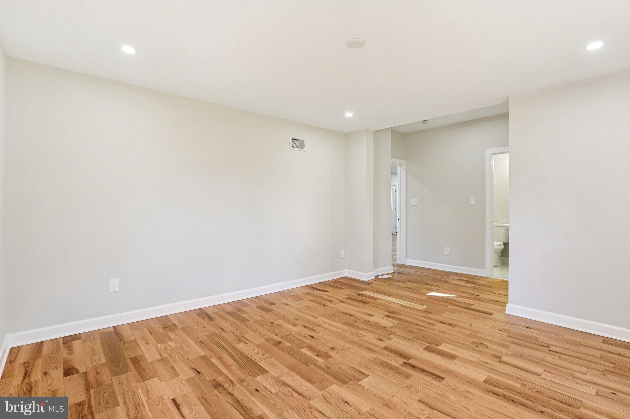 CHELSEA KNOLLS - Residential