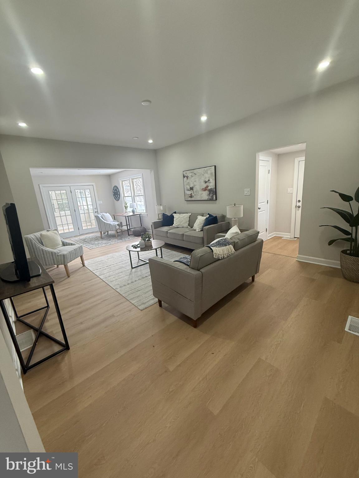 CHELSEA KNOLLS - Residential