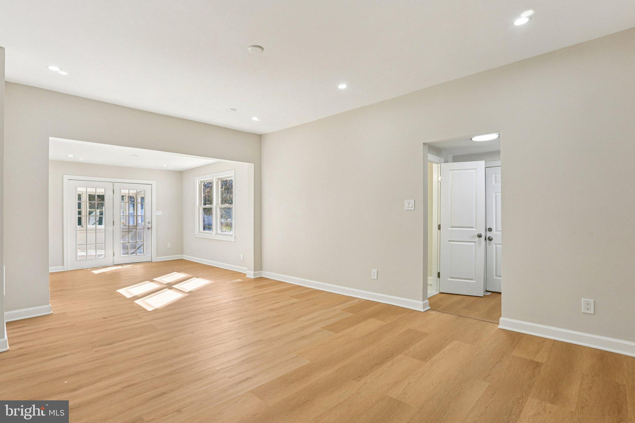 CHELSEA KNOLLS - Residential