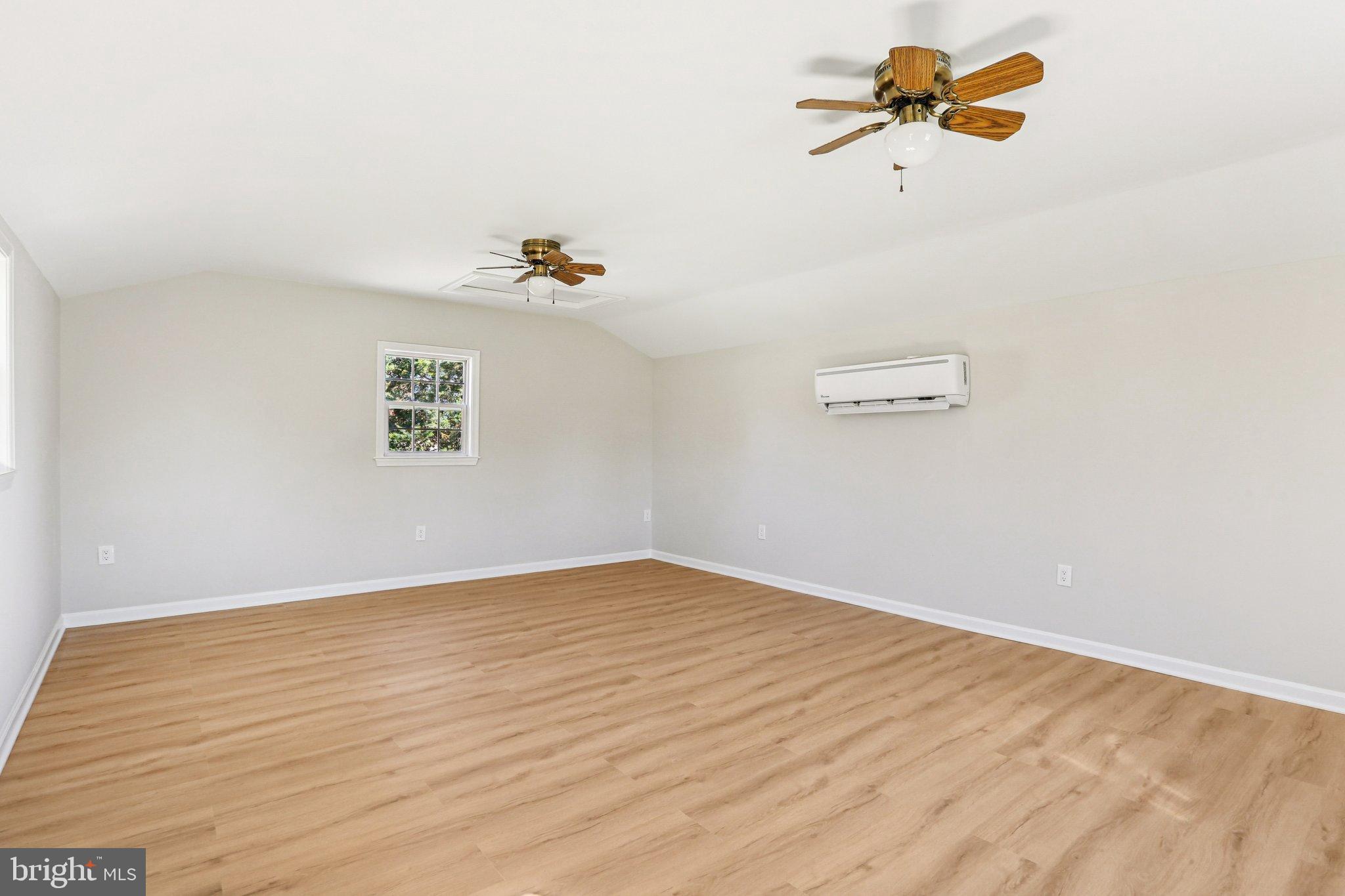 CHELSEA KNOLLS - Residential