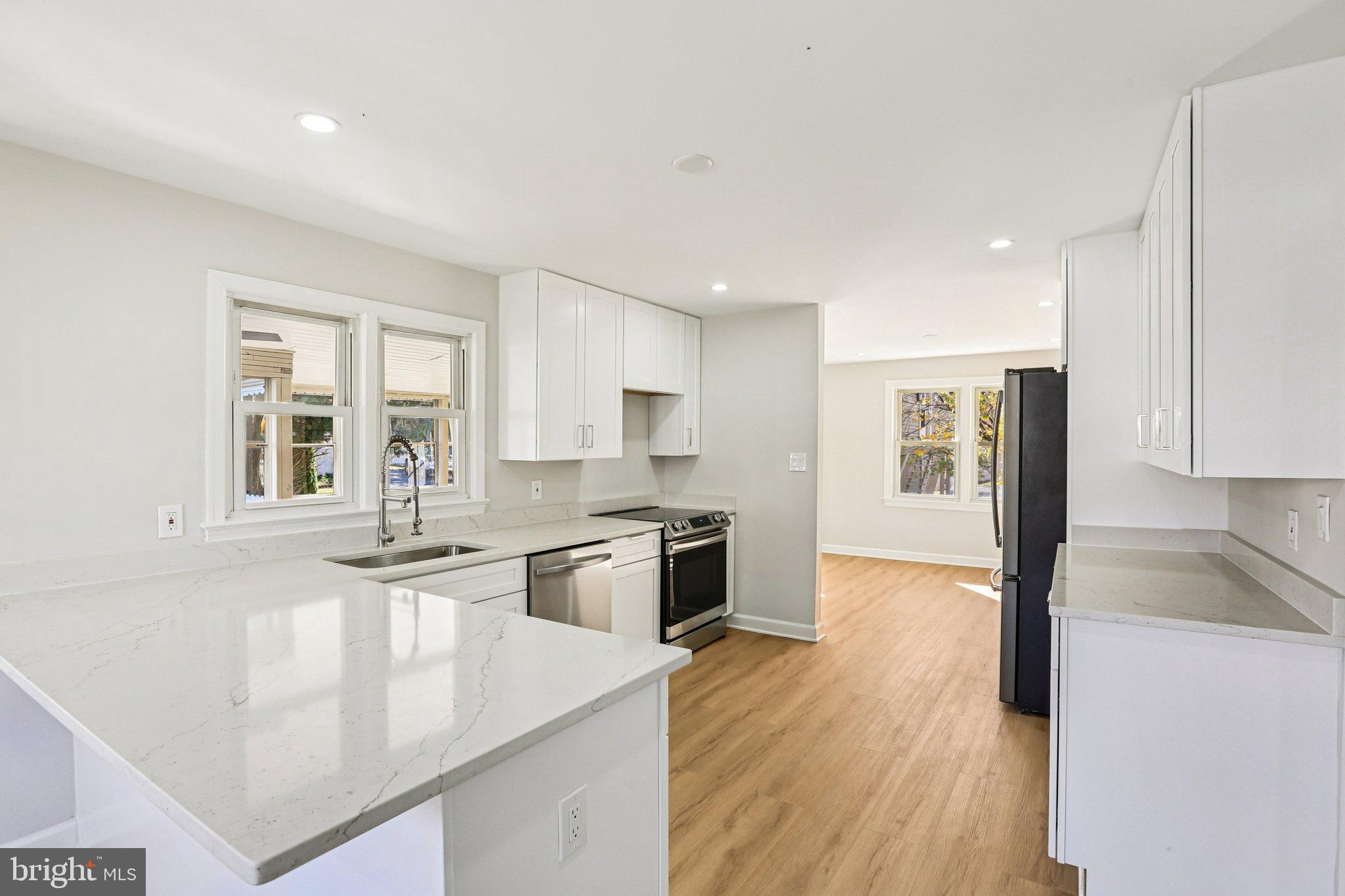 CHELSEA KNOLLS - Residential