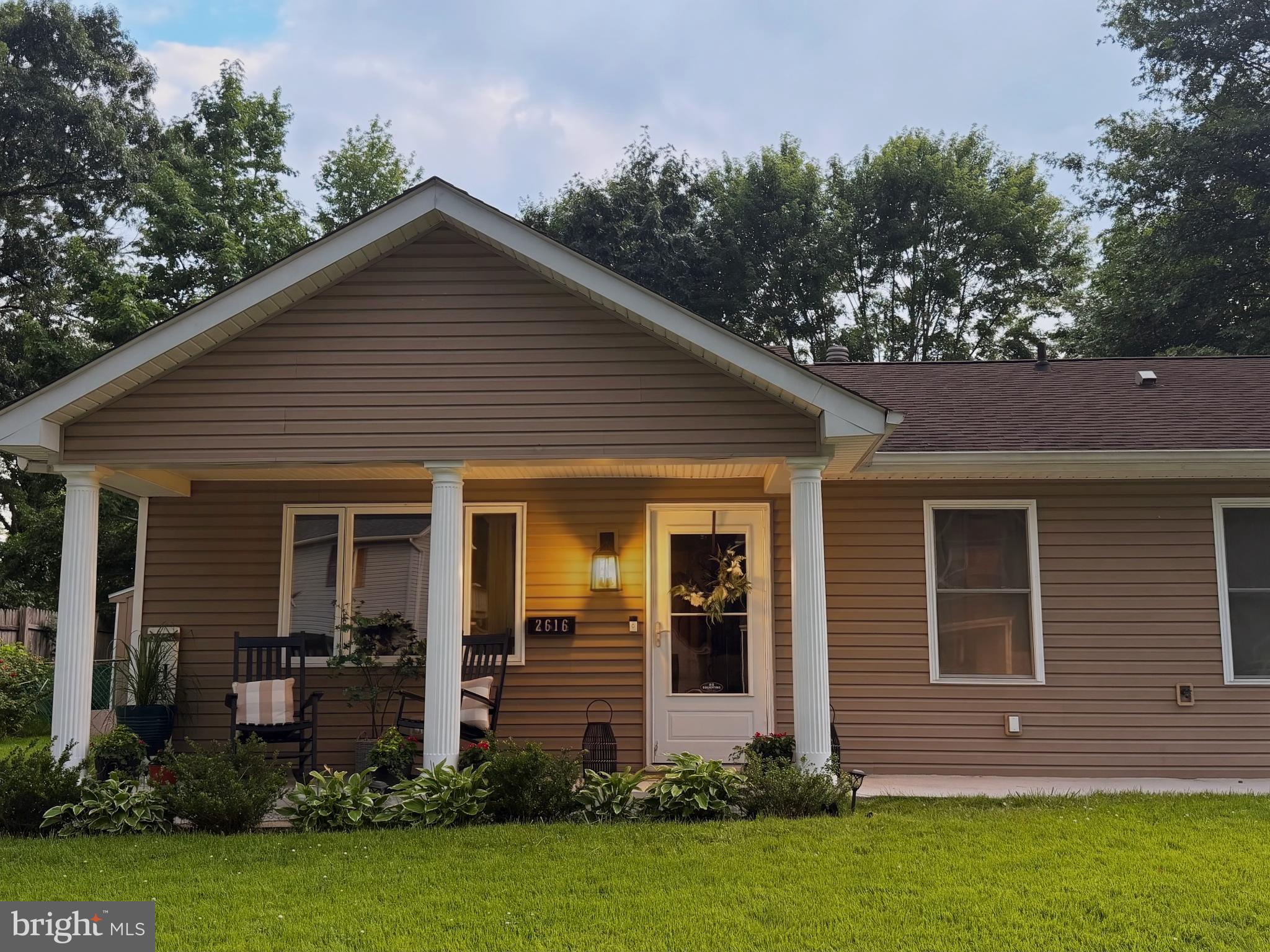 2616 THORNBERRY DRIVE
