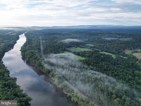 Vacant Land For Sale - 2251 Householder Road<br/> Morgan County, HEDGESVILLE, WV 25427