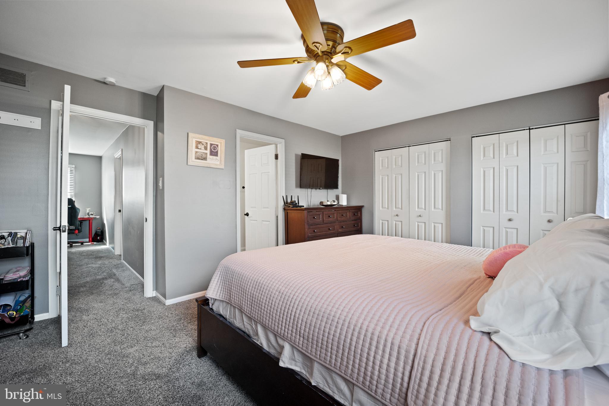 CAMBRIDGE SQ - Residential