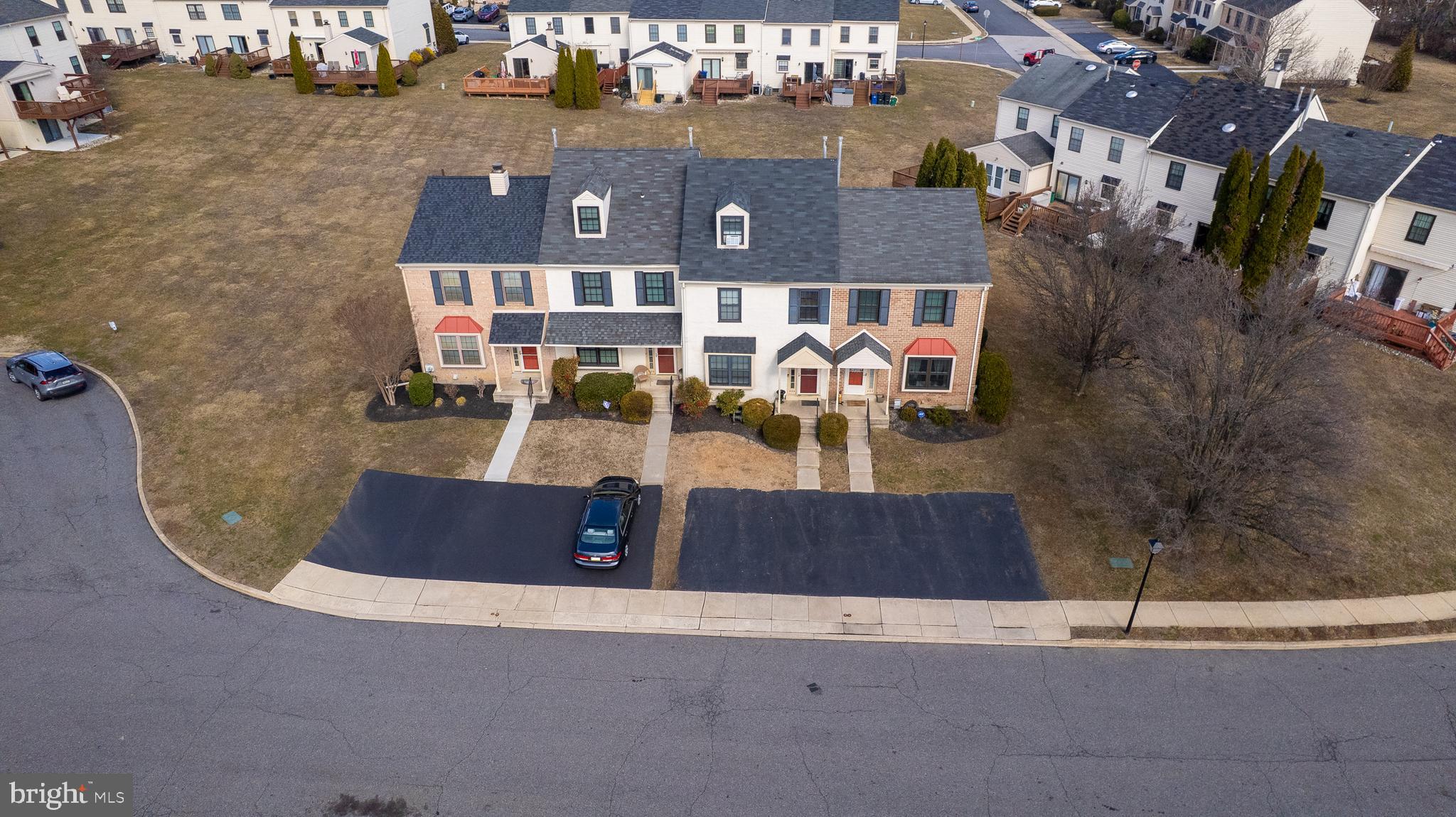 CAMBRIDGE SQ - Residential