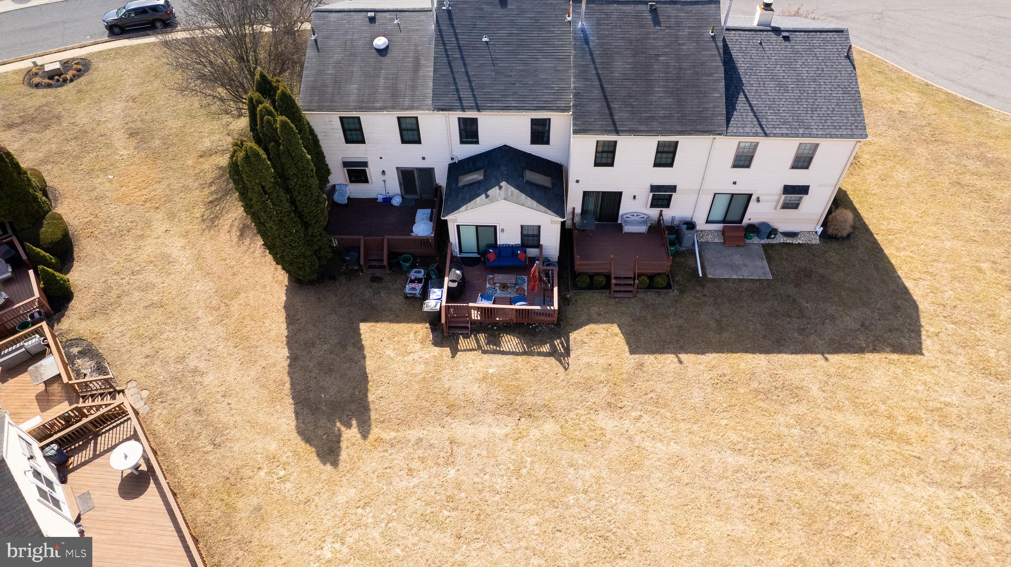 CAMBRIDGE SQ - Residential