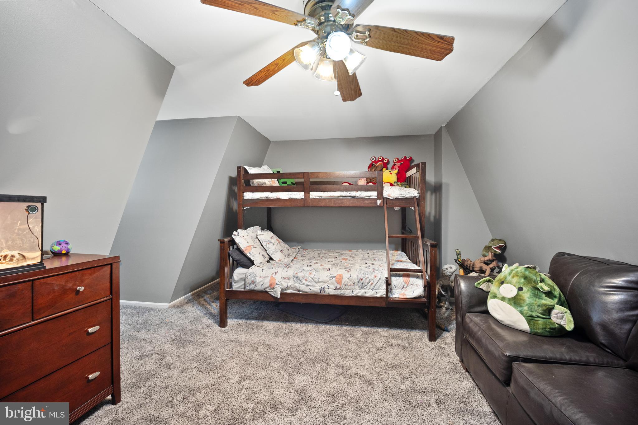 CAMBRIDGE SQ - Residential