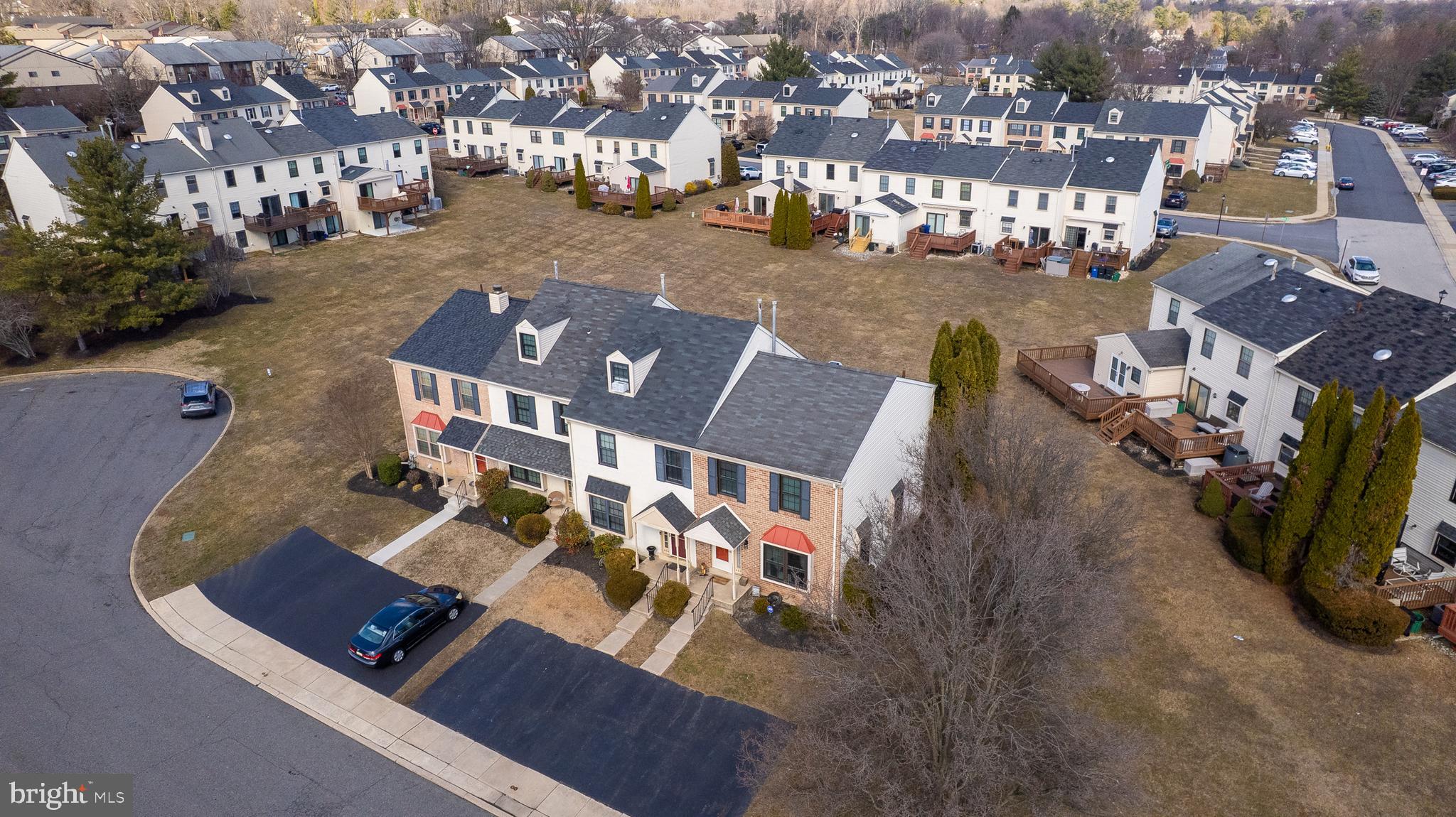 CAMBRIDGE SQ - Residential