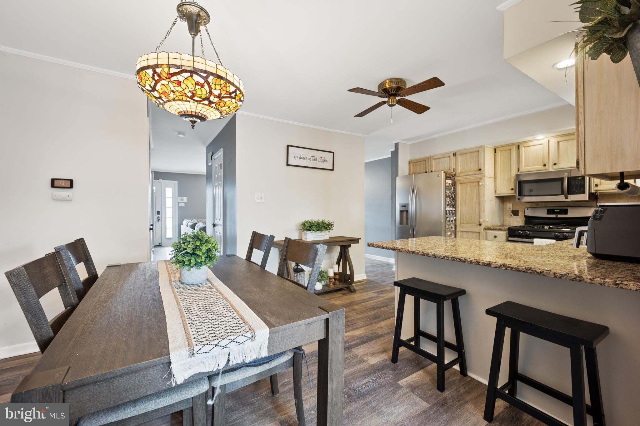 CAMBRIDGE SQ - Residential