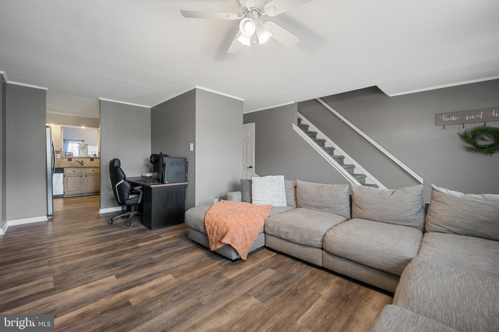 CAMBRIDGE SQ - Residential