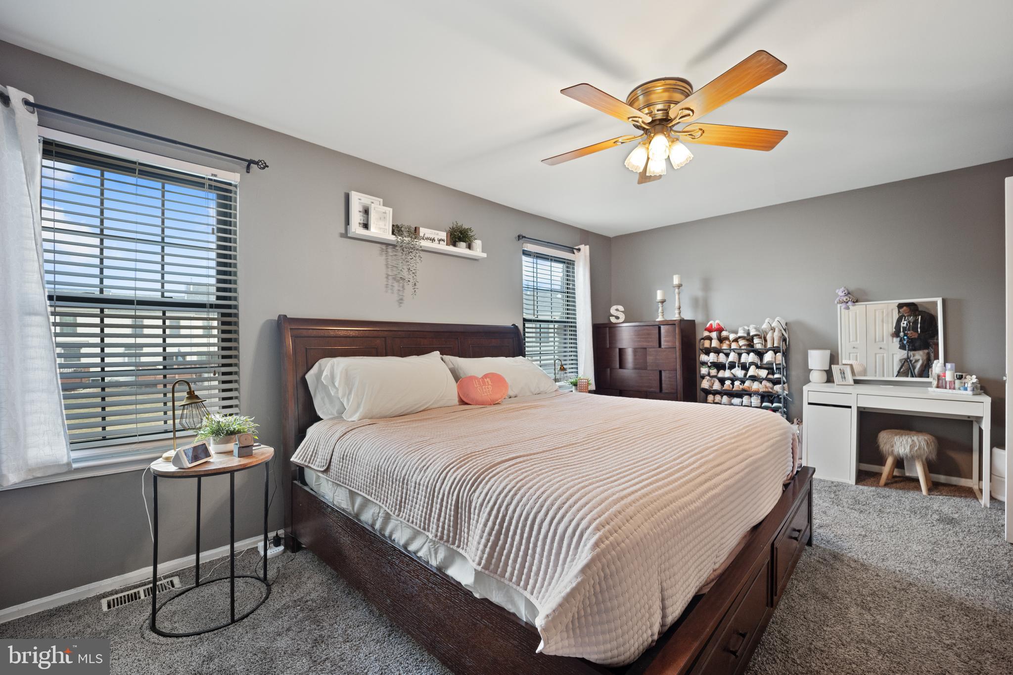 CAMBRIDGE SQ - Residential