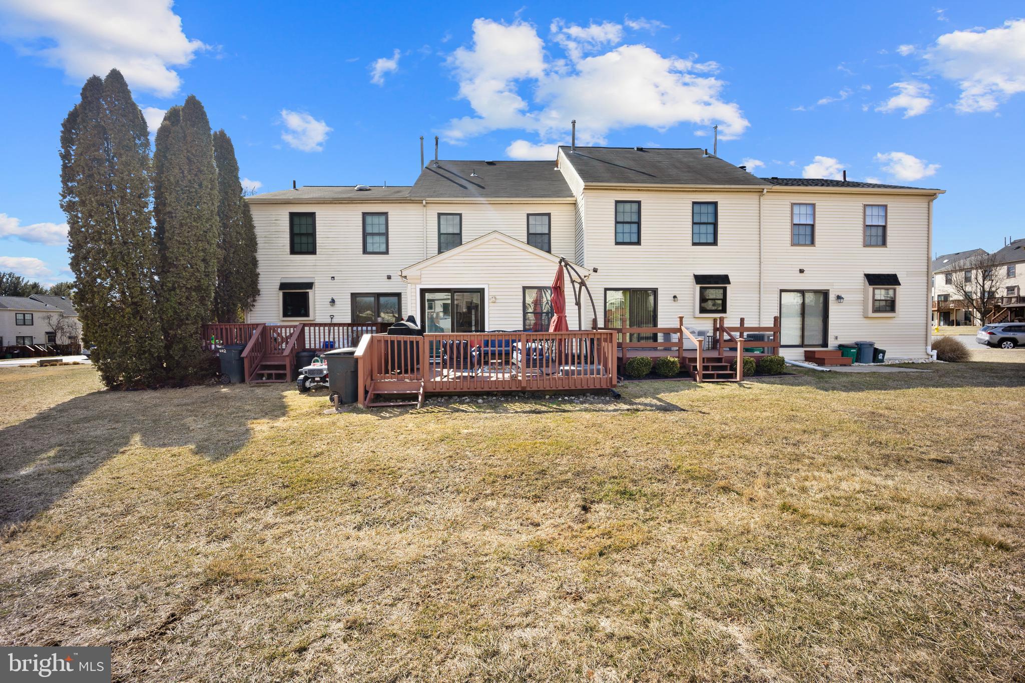 CAMBRIDGE SQ - Residential