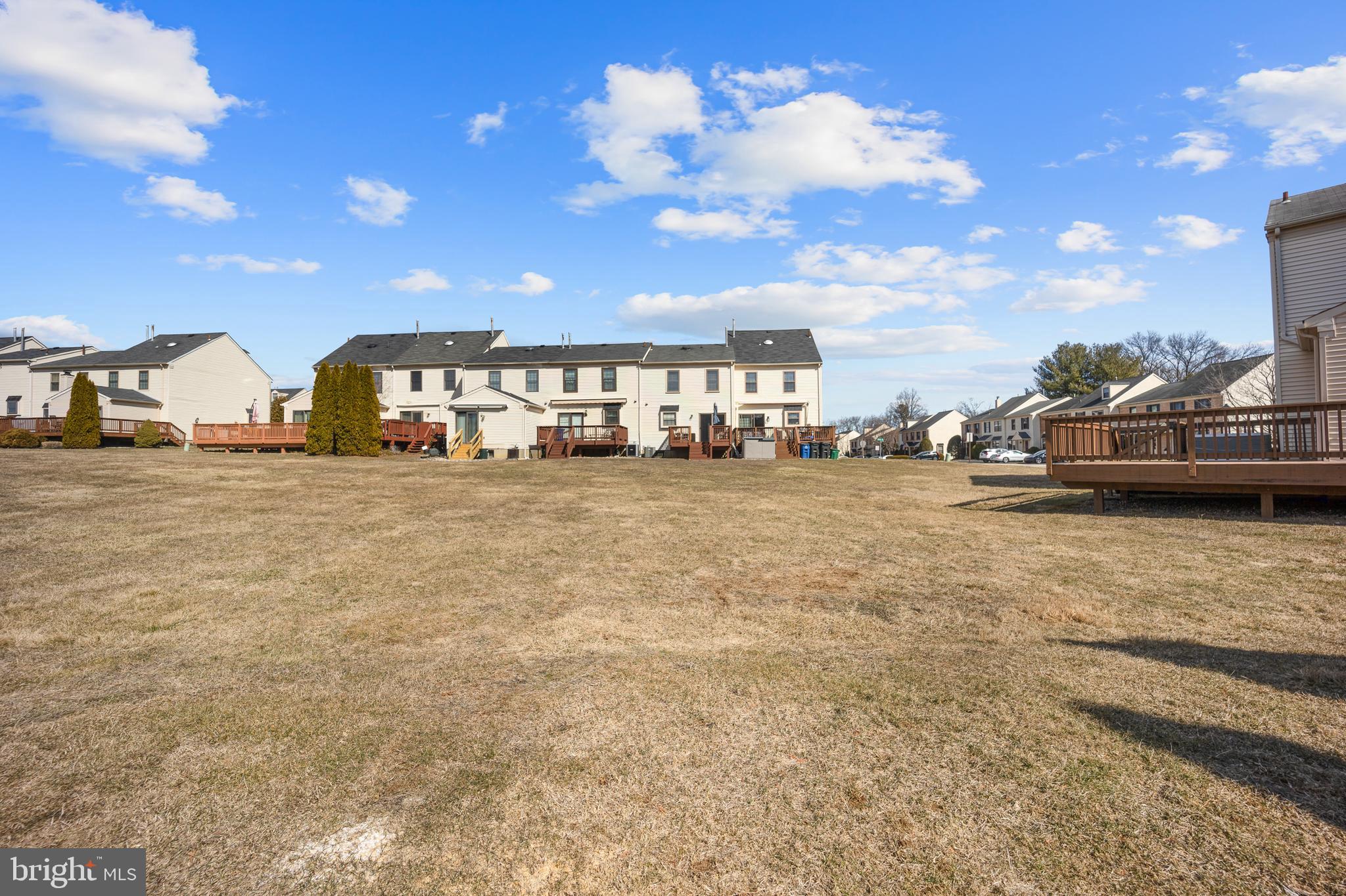 CAMBRIDGE SQ - Residential