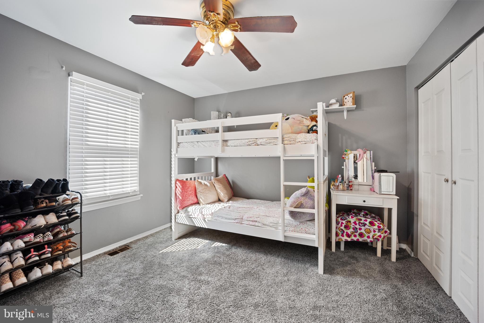 CAMBRIDGE SQ - Residential