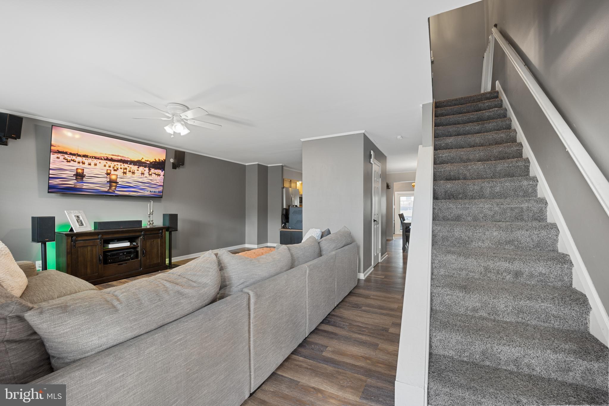 CAMBRIDGE SQ - Residential