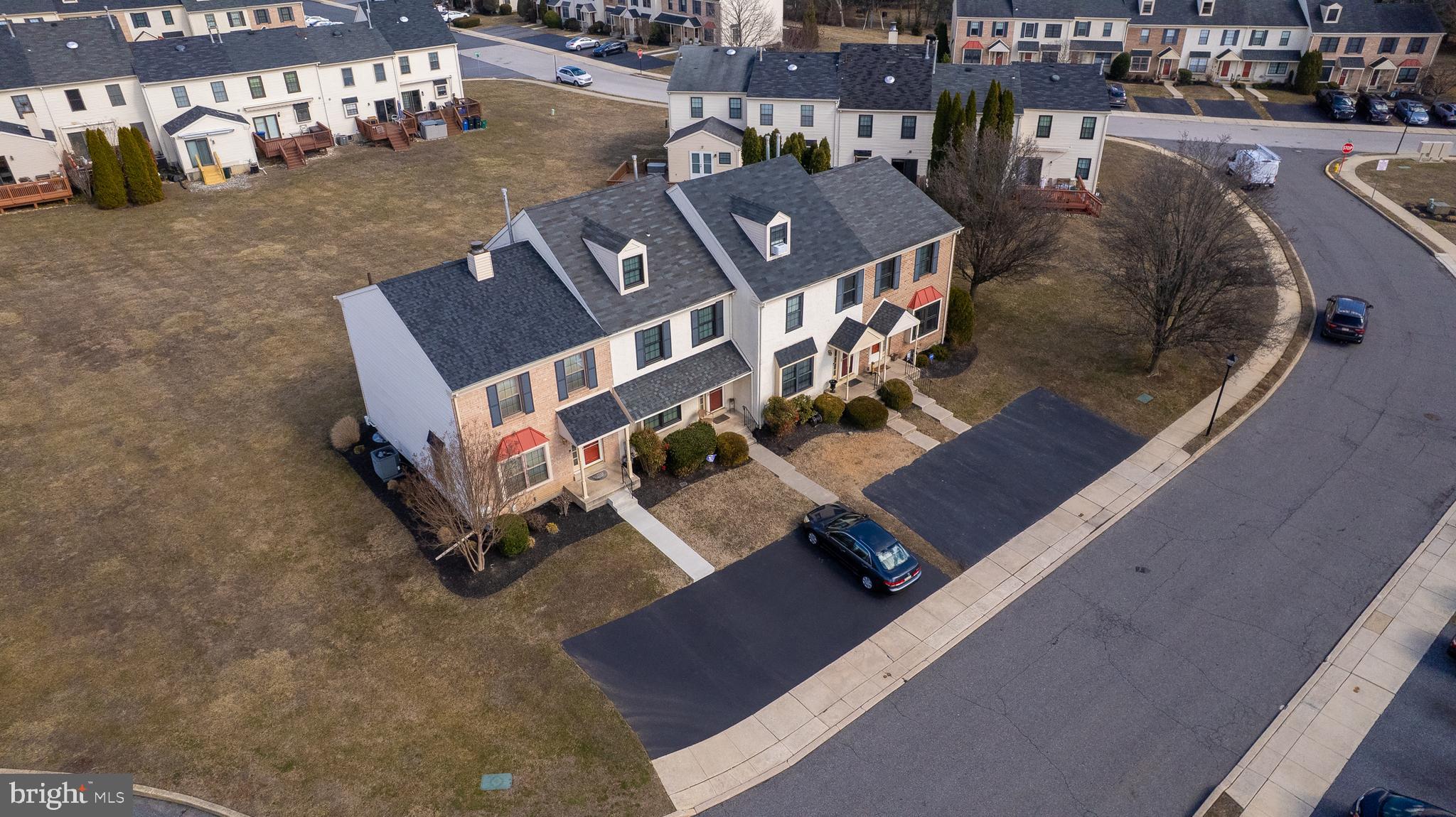 CAMBRIDGE SQ - Residential