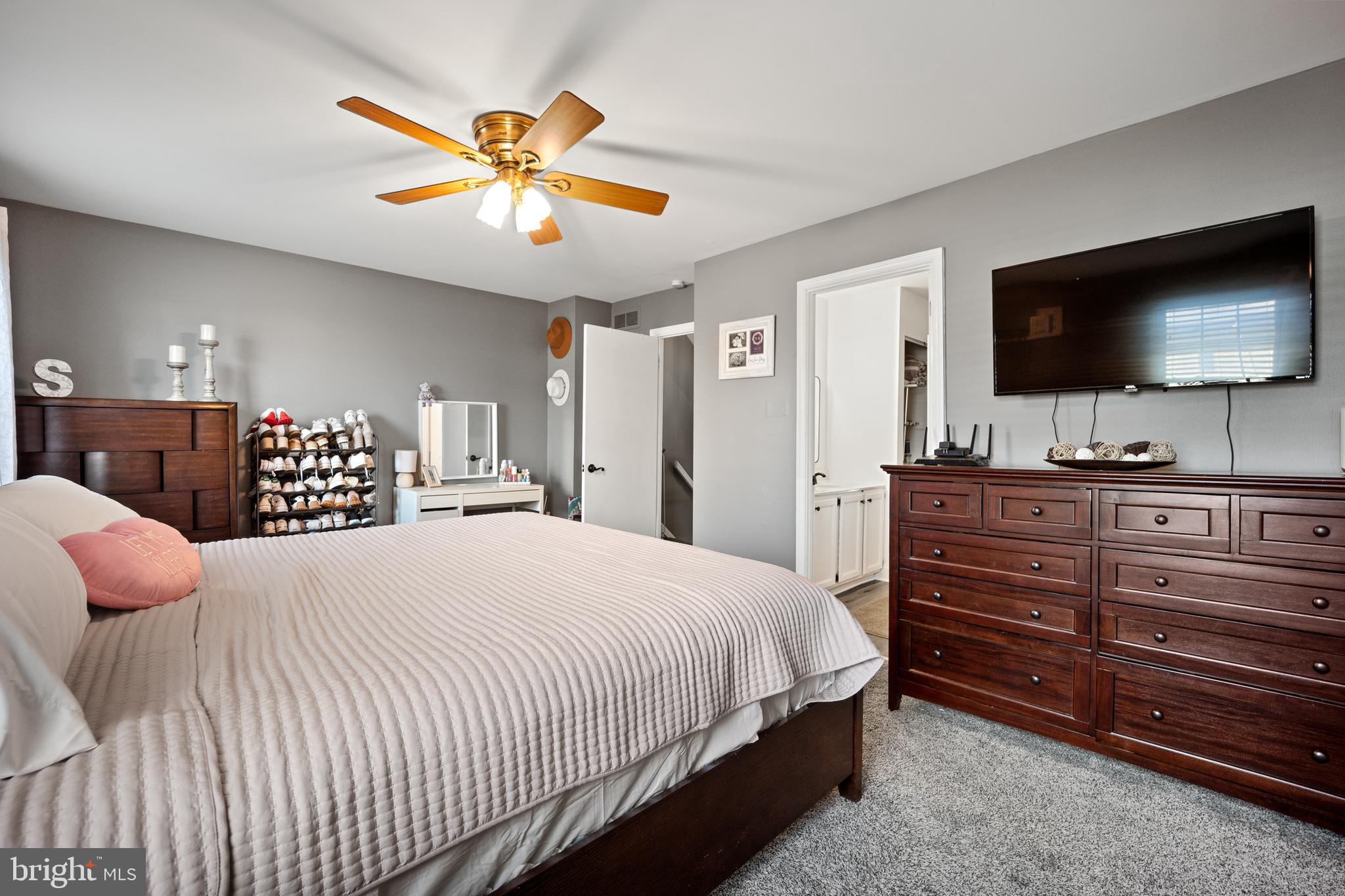 CAMBRIDGE SQ - Residential