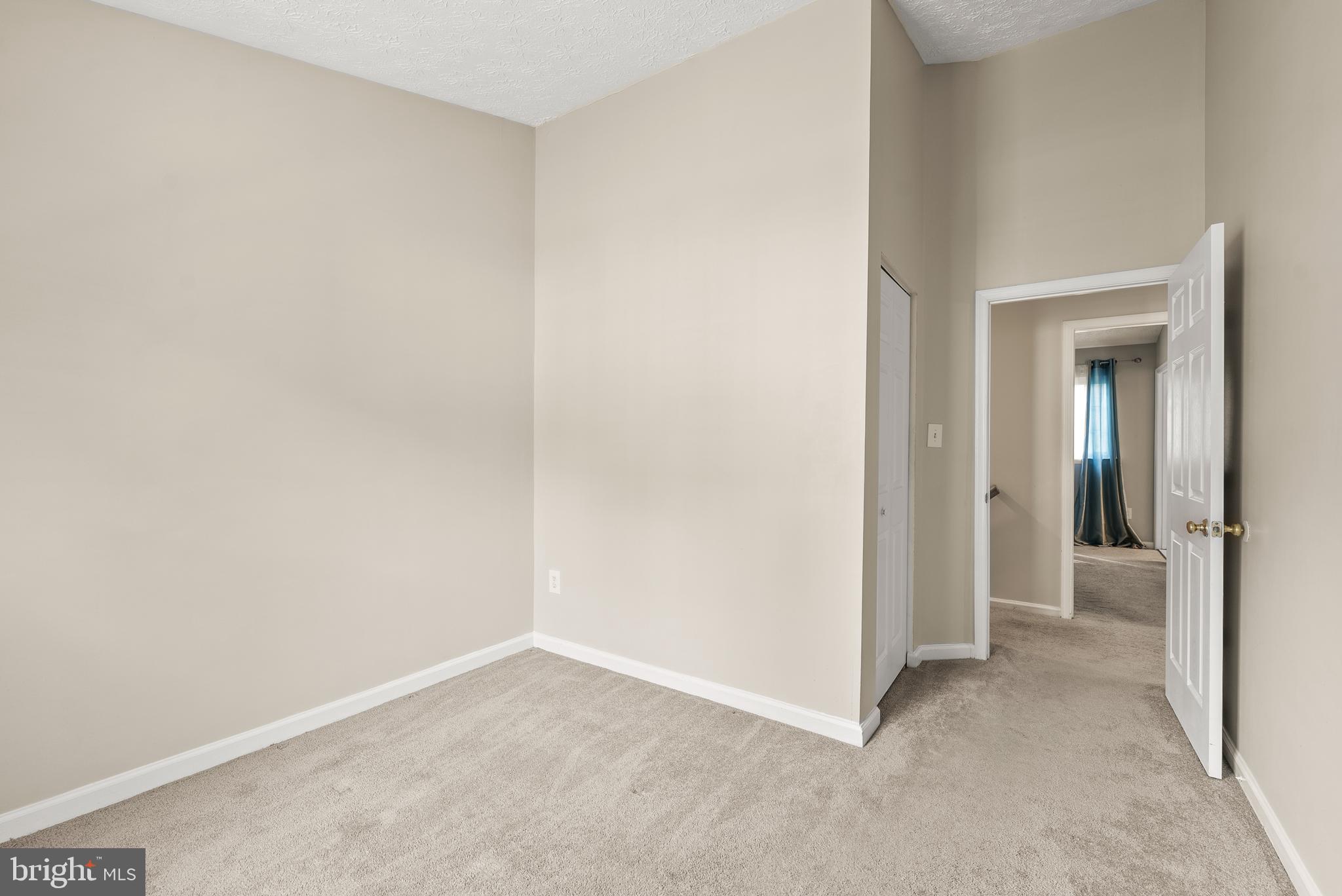 CARRIAGE PINES/LAKE VILL - Residential