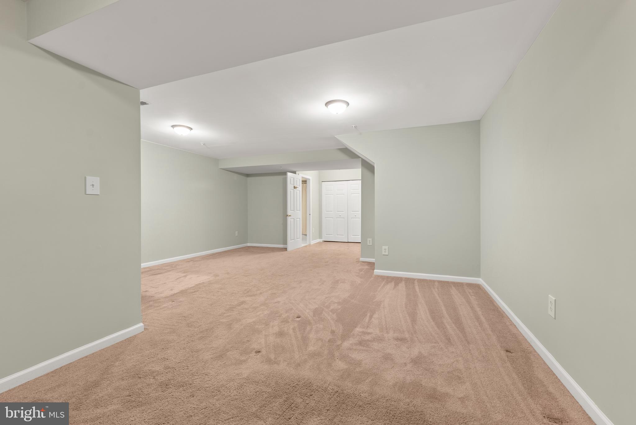 CARRIAGE PINES/LAKE VILL - Residential