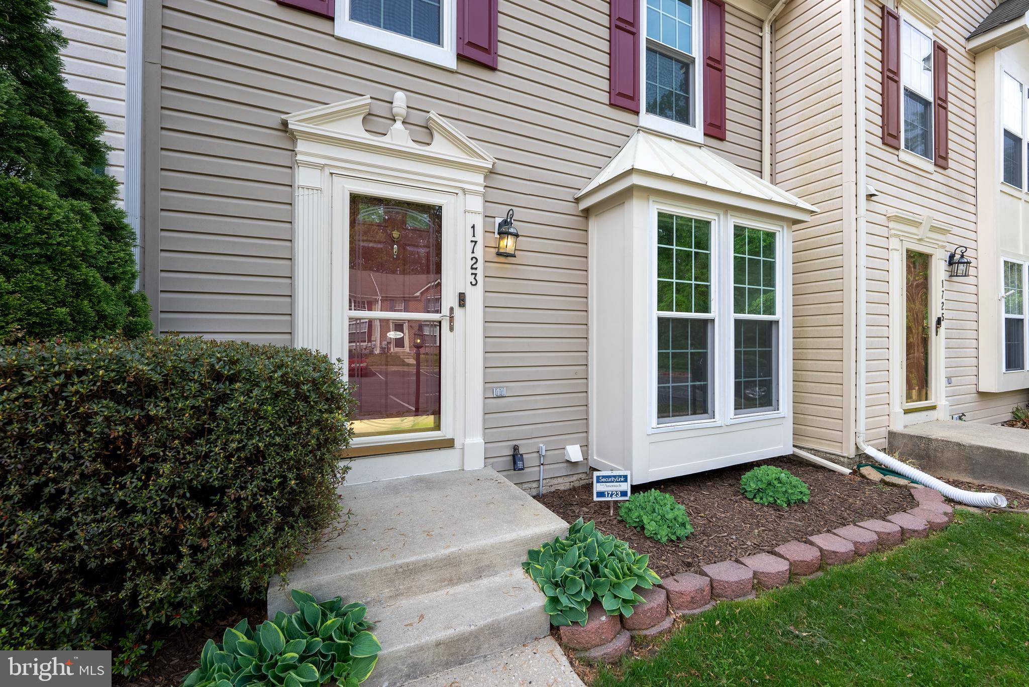 1723 BARNWOOD COURT