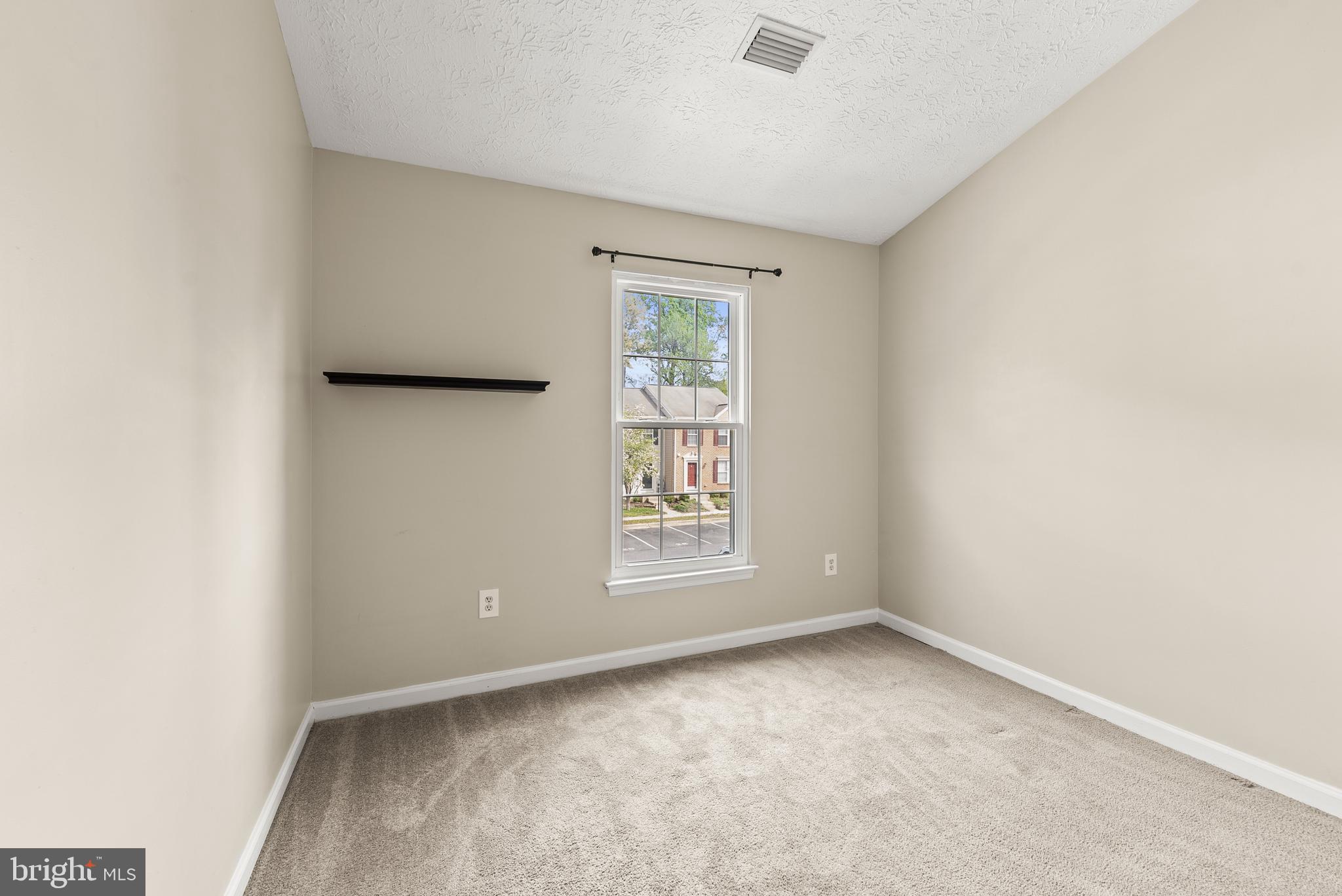 CARRIAGE PINES/LAKE VILL - Residential