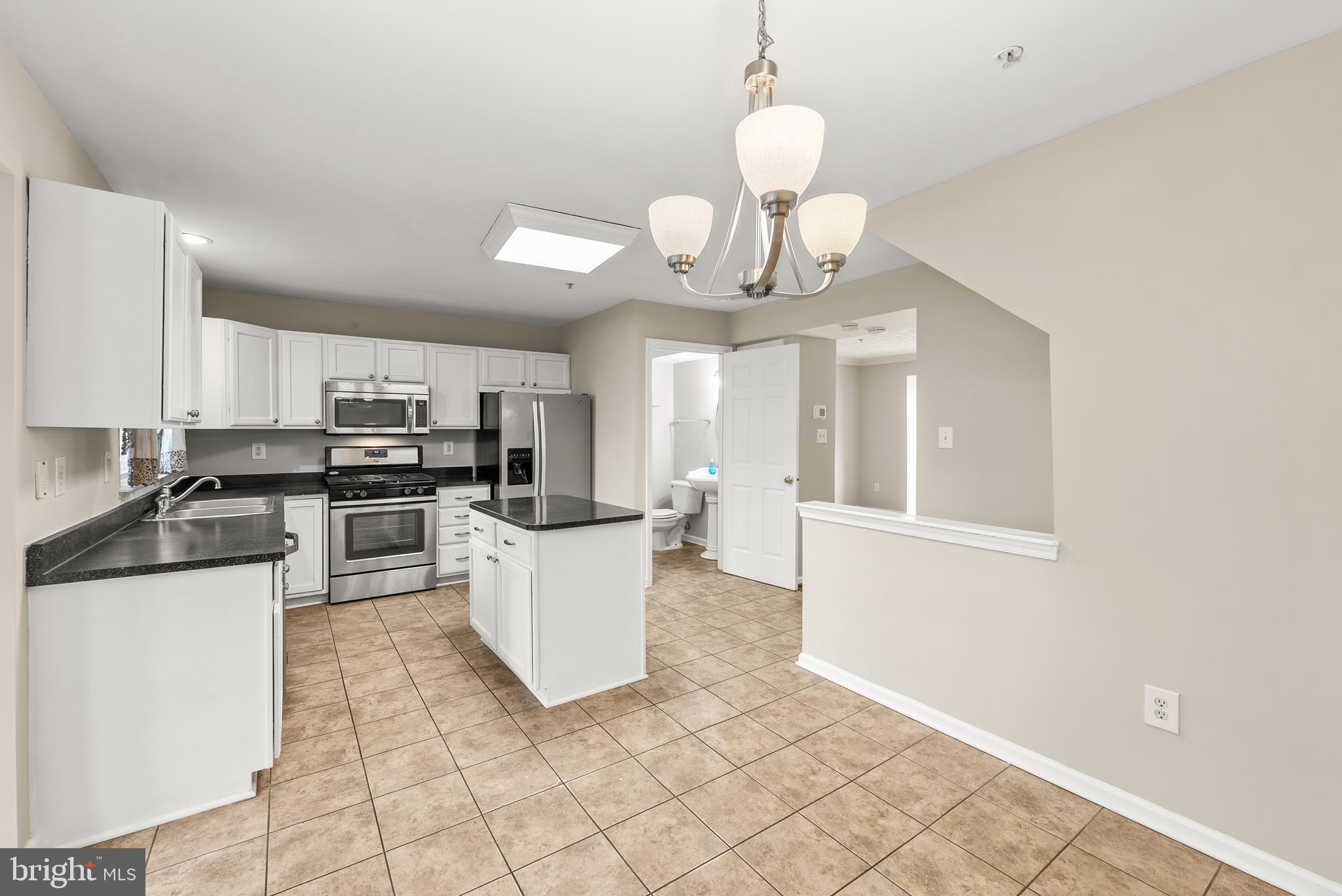 CARRIAGE PINES/LAKE VILL - Residential