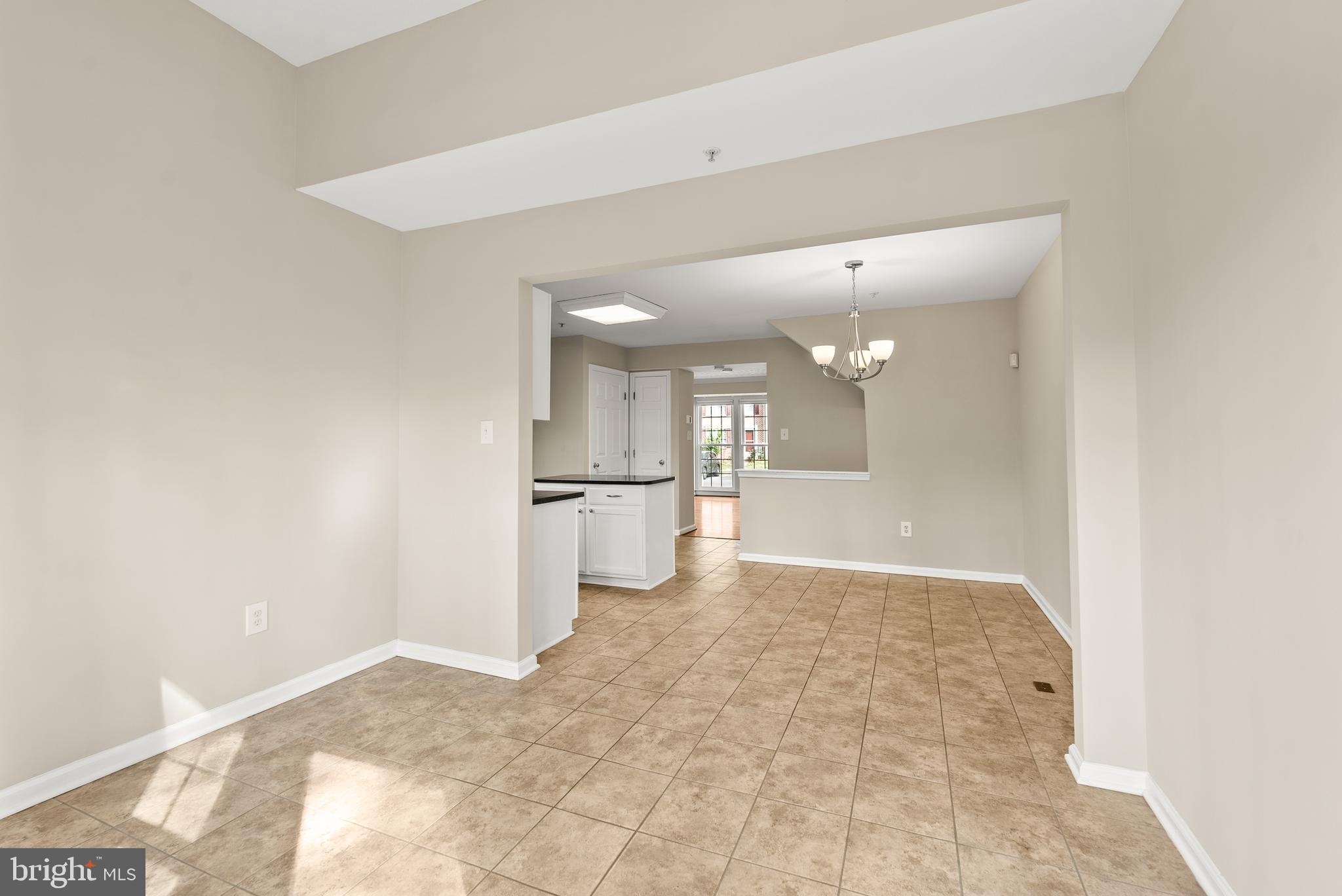 CARRIAGE PINES/LAKE VILL - Residential