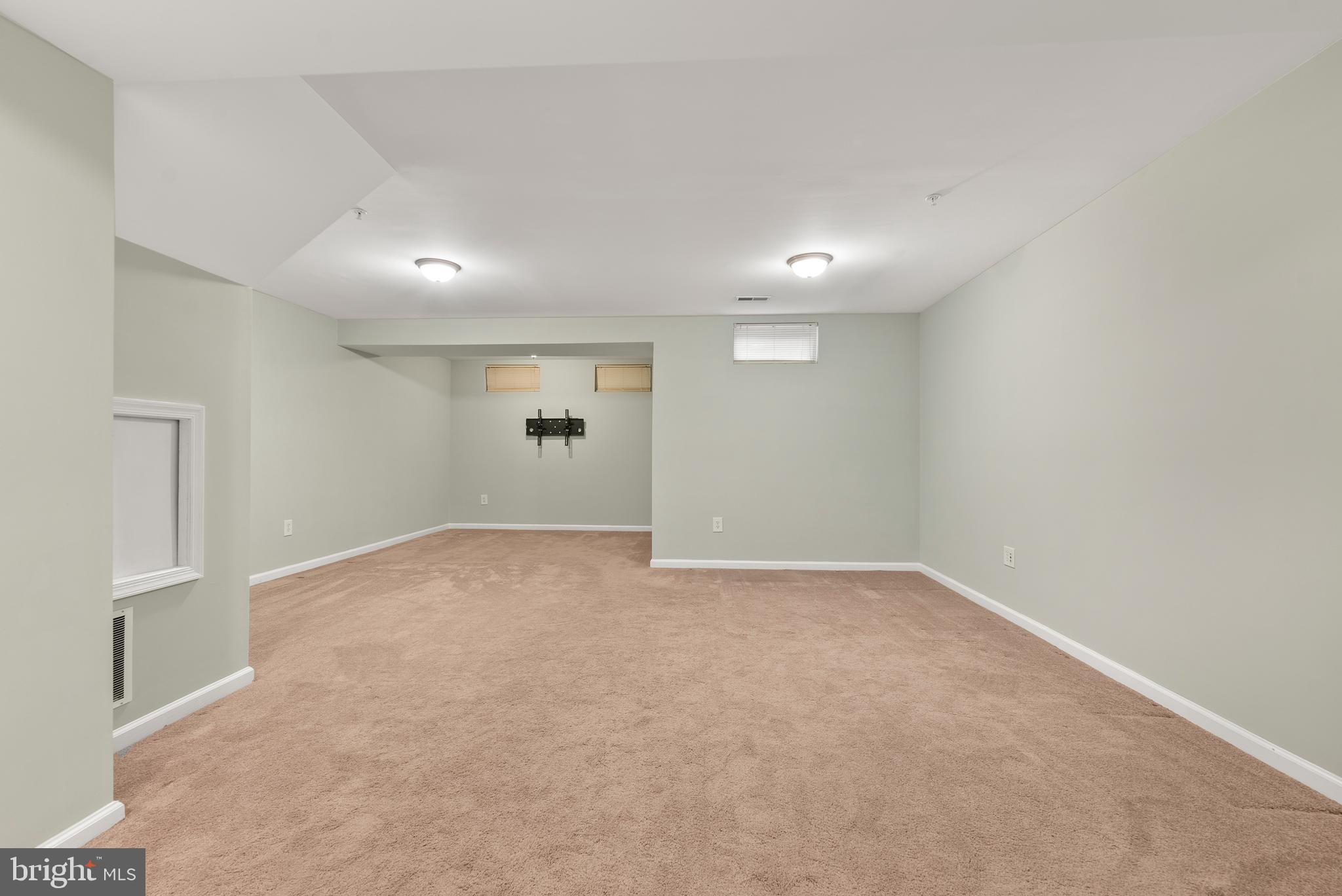 CARRIAGE PINES/LAKE VILL - Residential