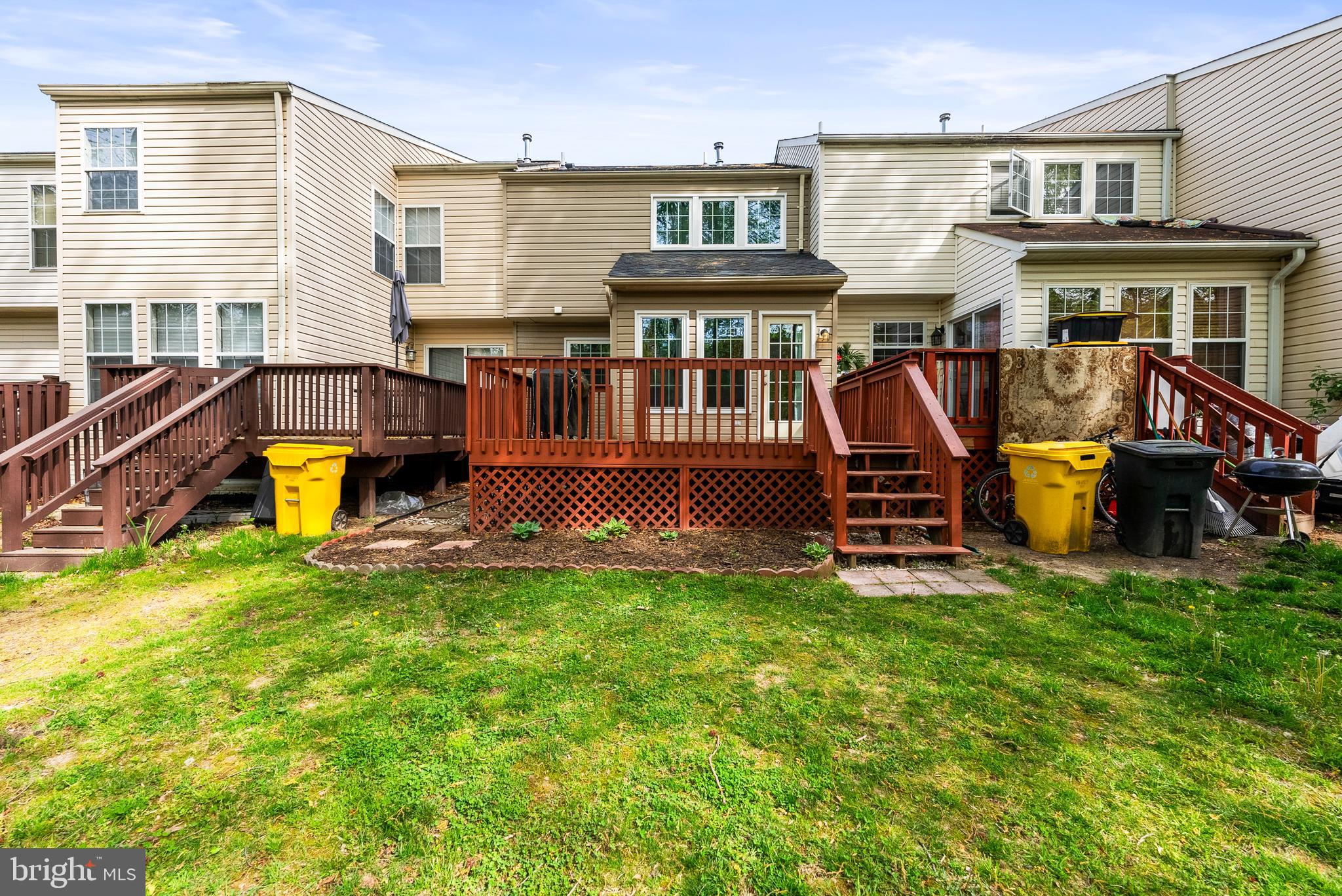 CARRIAGE PINES/LAKE VILL - Residential