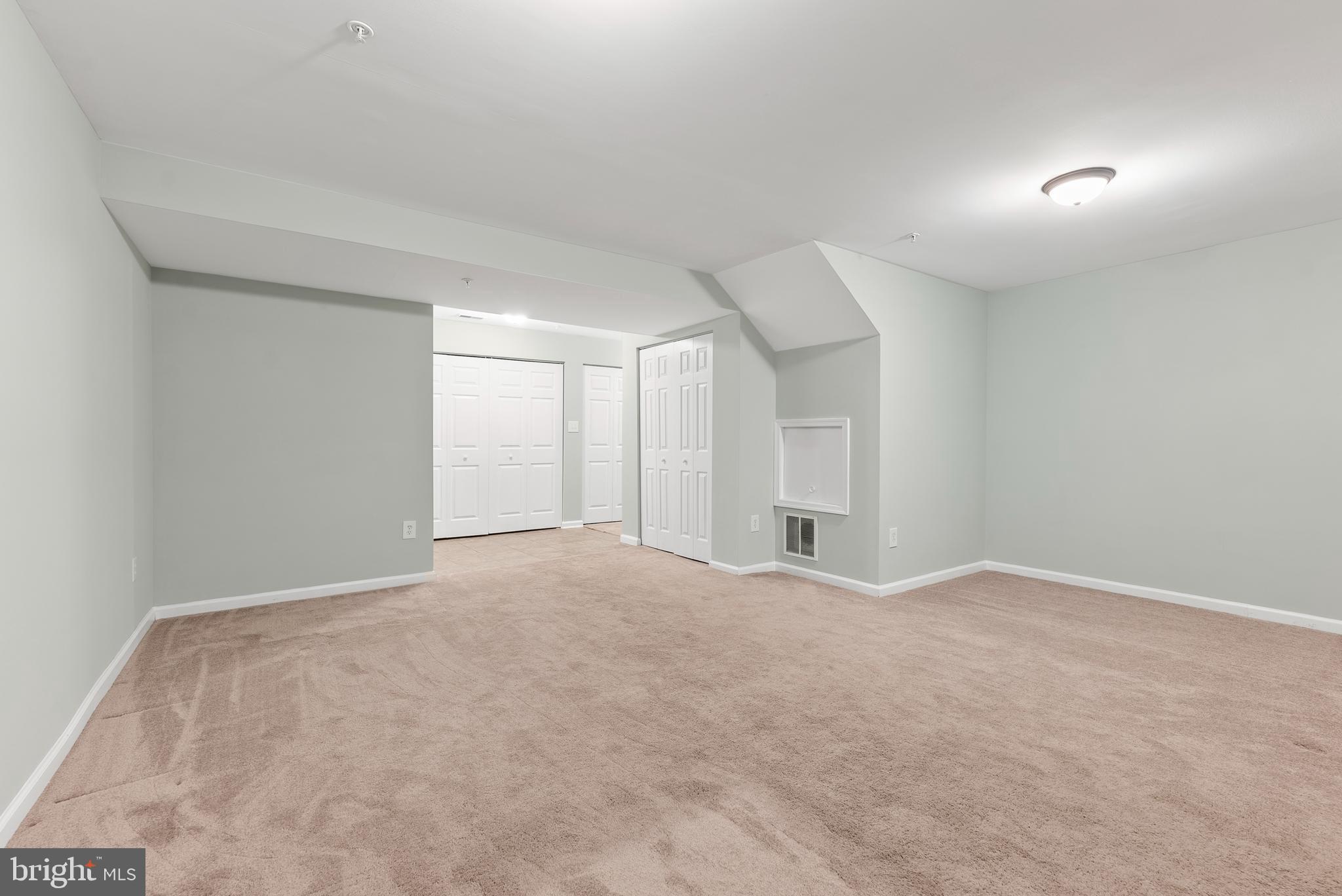 CARRIAGE PINES/LAKE VILL - Residential