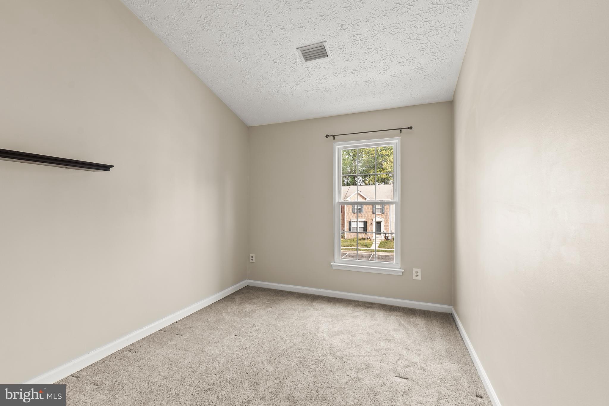 CARRIAGE PINES/LAKE VILL - Residential