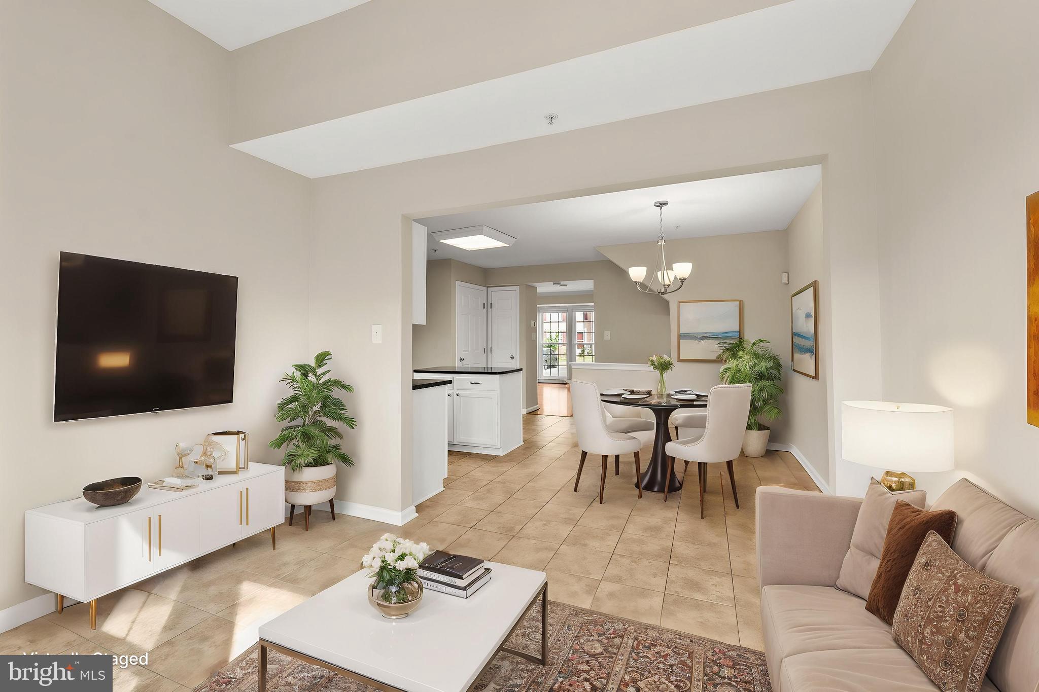 CARRIAGE PINES/LAKE VILL - Residential