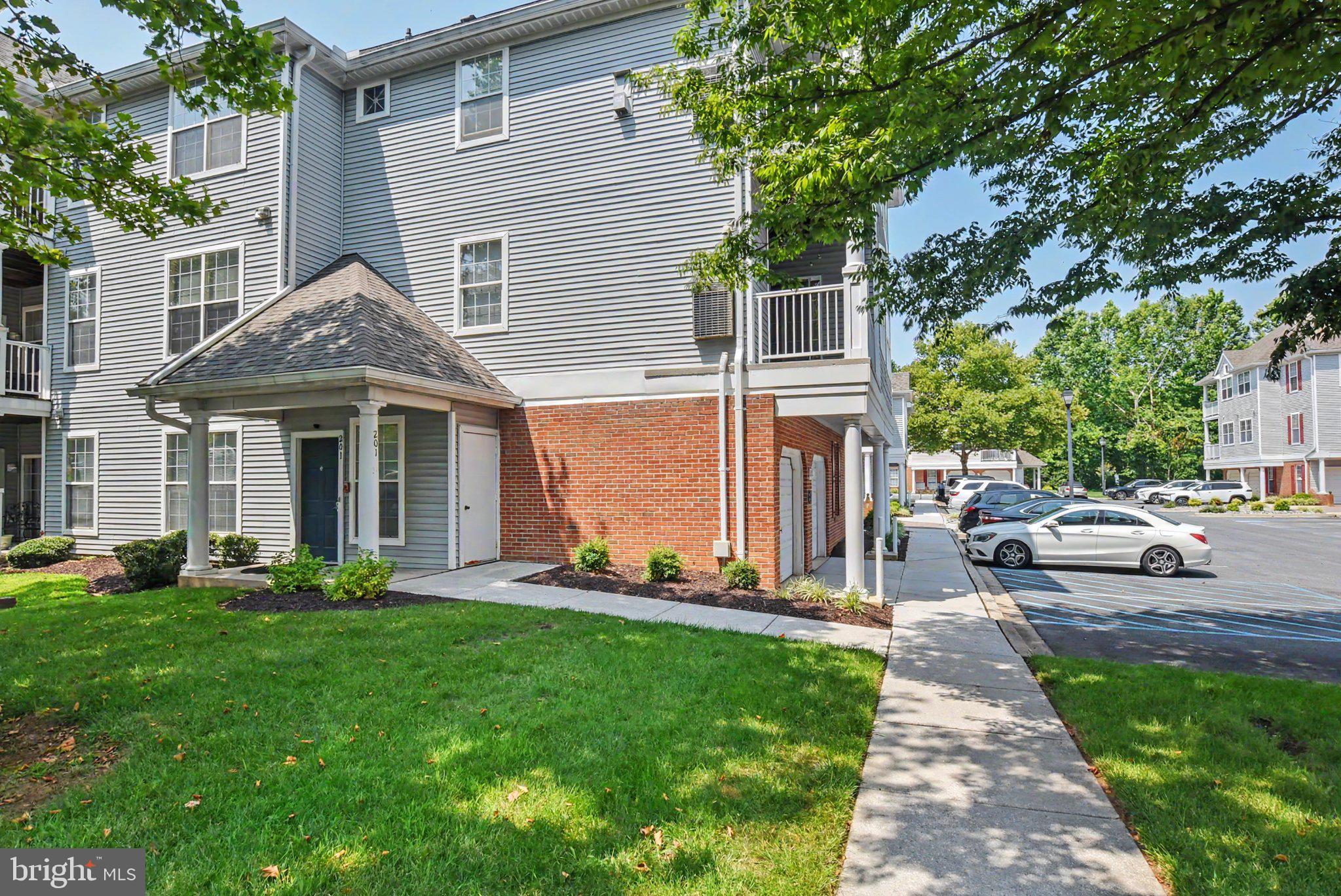 5003 HOLLINGTON DRIVE 201