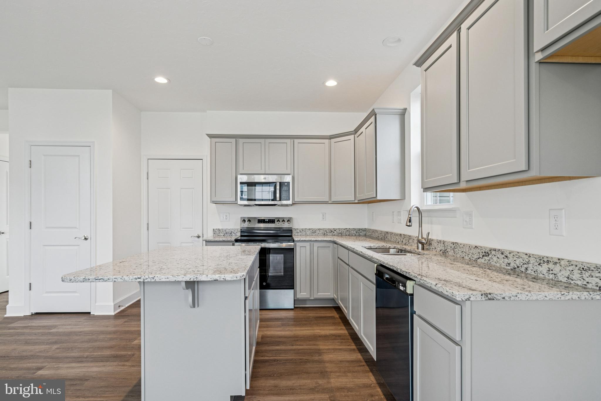 CUMBERLAND VILLAGE - Residential