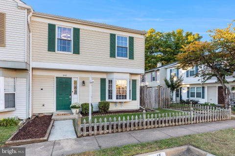 Photo of 2162 Mager Drive, HERNDON, VA 20170 (MLS # VAFX2346922)