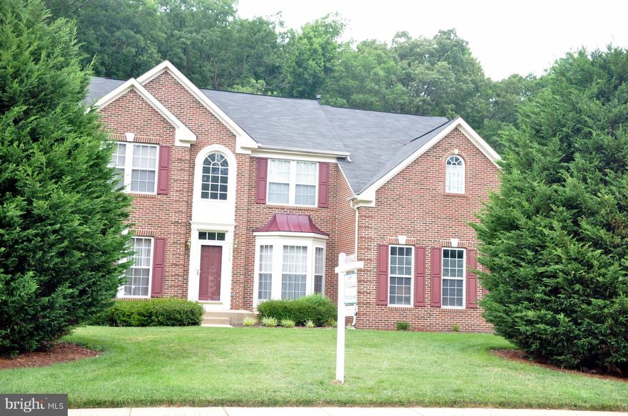 NEW PRICE & BENEFITS! GORGEOUS HOME ,ONE OF THE LRGST.LOTS IN THE SUBDVS. W/ 2 SIDES CMN. AREA, OPEN FL PLN. IN RIPPON LANDING. CLOSE- I95, WALK TO VRE, NEIGHBORHOOD DRIVE TO STONEBRIDGE AT POTOMAC TOWN CENTRE &SCHOOLS,L.BRIGHT MORNING RM,  SUN RM W/HOT TUB(AS-IS),LGR KIT, OVER 1/2 ACRE LOT W/REAR DECK, IN -GRD.SPRINKLER 6 ZNS - SELLER SUBSIDY OF 2K TOWARDS CLOSING COSTS, 1 YEAR AHS HOME WARRANTY!