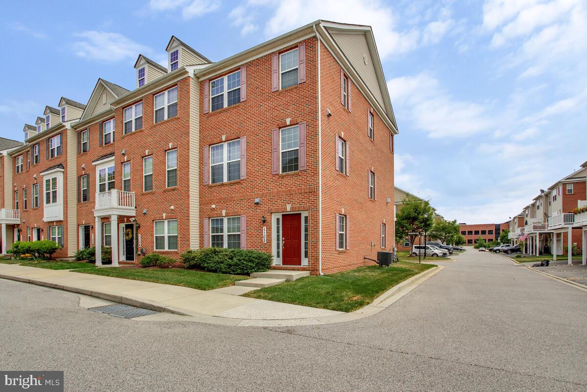 1102 BAYBERRY LANE
