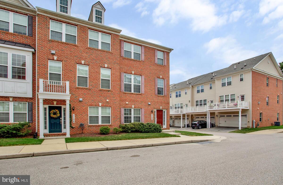 1102 BAYBERRY LANE