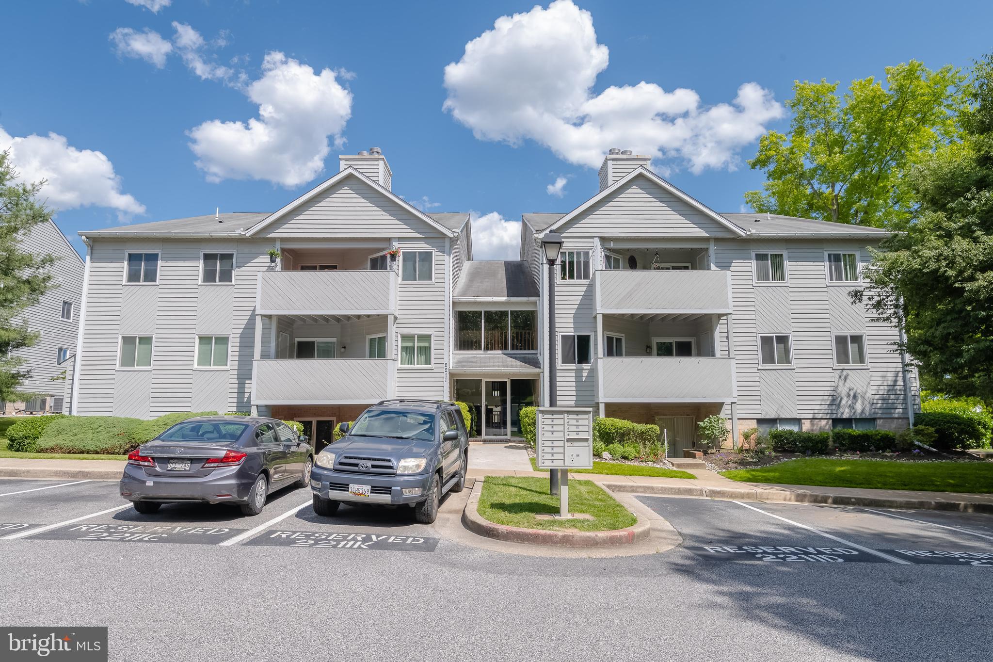 This top floor, 2 bedroom, 2 full bath, fully remodeled condo in the rarely available Satyr Green community is waiting for its new owner!! Walk into the huge living room with plenty of space, Luxury vinyl flooring, Gorgeous stone wood burning fireplace. The addition of natural stone can really enhance the ambiance, bringing warmth and character to the living space. Pairing it with a wood-burning fireplace adds not only charm but also practicality for those chilly evenings. From the living room walk out to your cozy balcony with plenty of space over looking the gorgeous tree lined street! The remodeled kitchen with gray cabinets, granite counters and stainless steel appliances gives this home a sleek and modern touch. Gray cabinets in the eat in kitchen can provide a neutral backdrop that complements a variety of design styles, and stainless steel appliances add a contemporary feel while being durable and easy to maintain. Having an owner's suite with a full bath is such a luxurious feature in a condo! It offers privacy and convenience, creating a comfortable retreat within your home. Having a large laundry room with a stackable washer and dryer and shelving enhances the functionality and efficiency of your condo, making laundry chores more manageable and organized.
Don't hesitate to call today to schedule a viewing. Condos with such desirable features tend to go fast, so it's best to act quickly to ensure you don't miss out on this opportunity. Let's get you in to see it before it's too late!