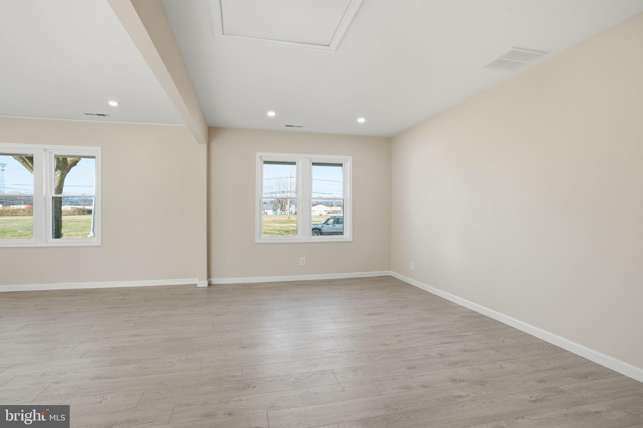 JUNEWOOD - Residential