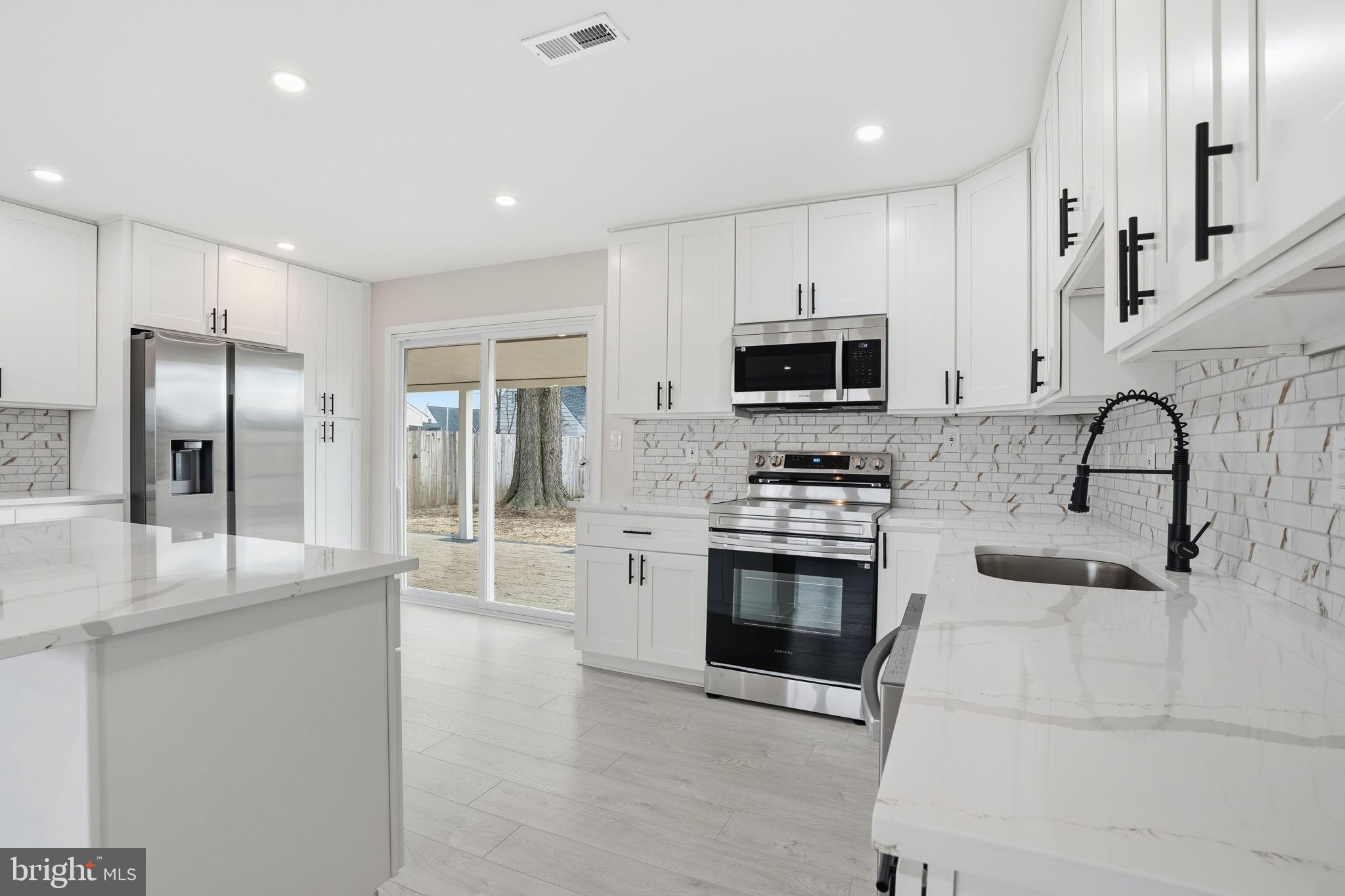 JUNEWOOD - Residential