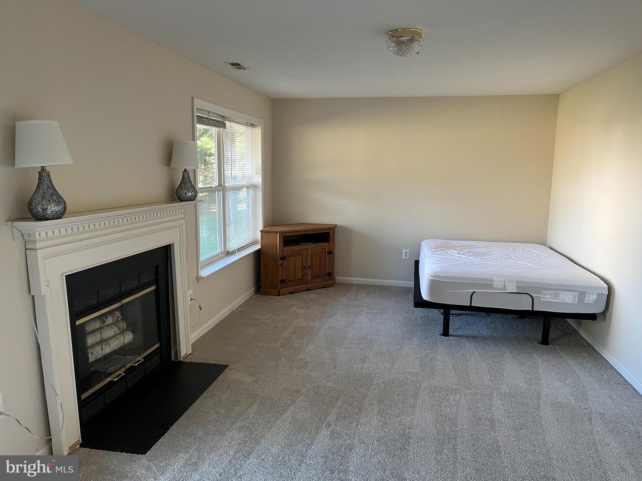 VILLAS AT WATERS - Residential Lease