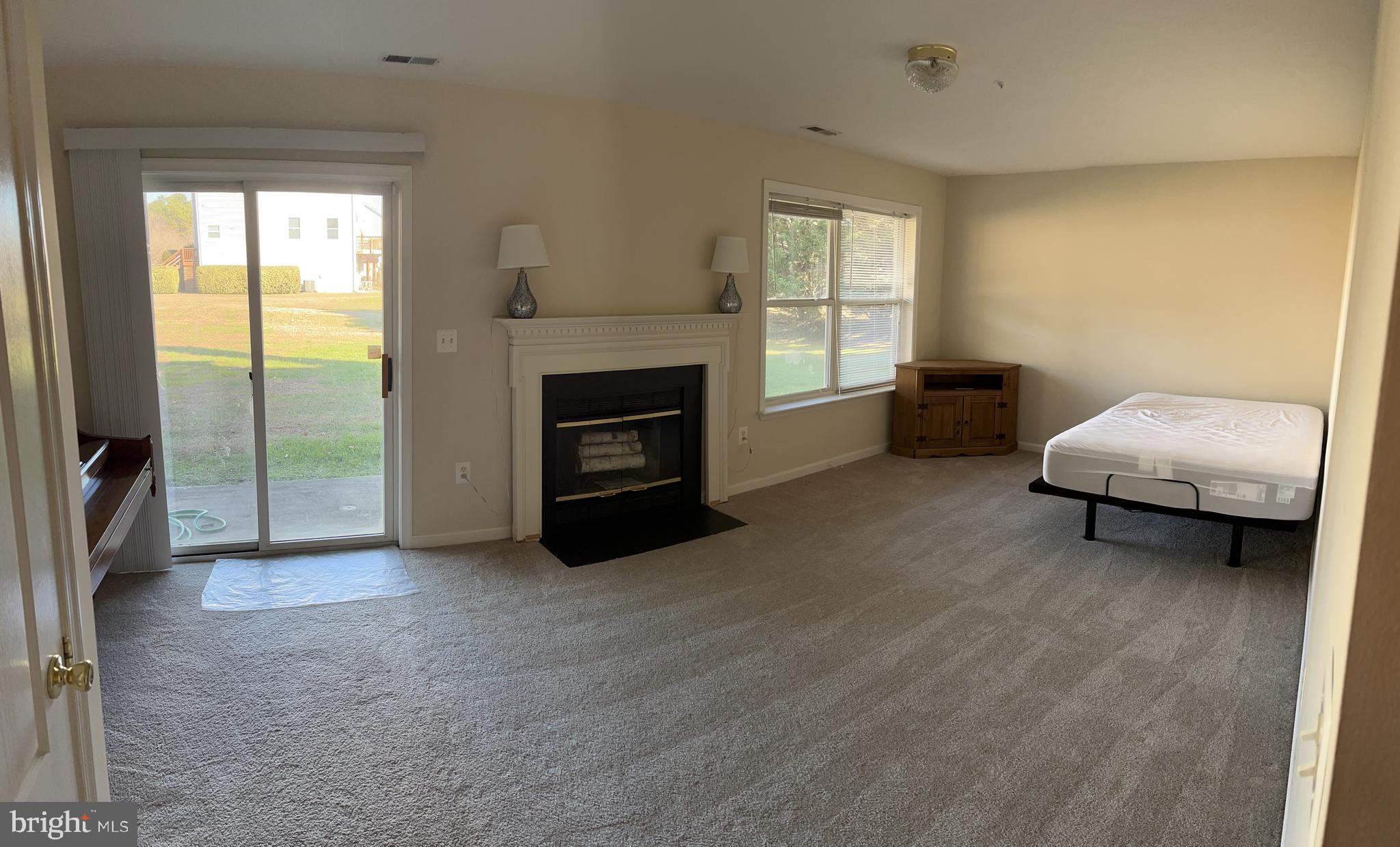 VILLAS AT WATERS - Residential Lease