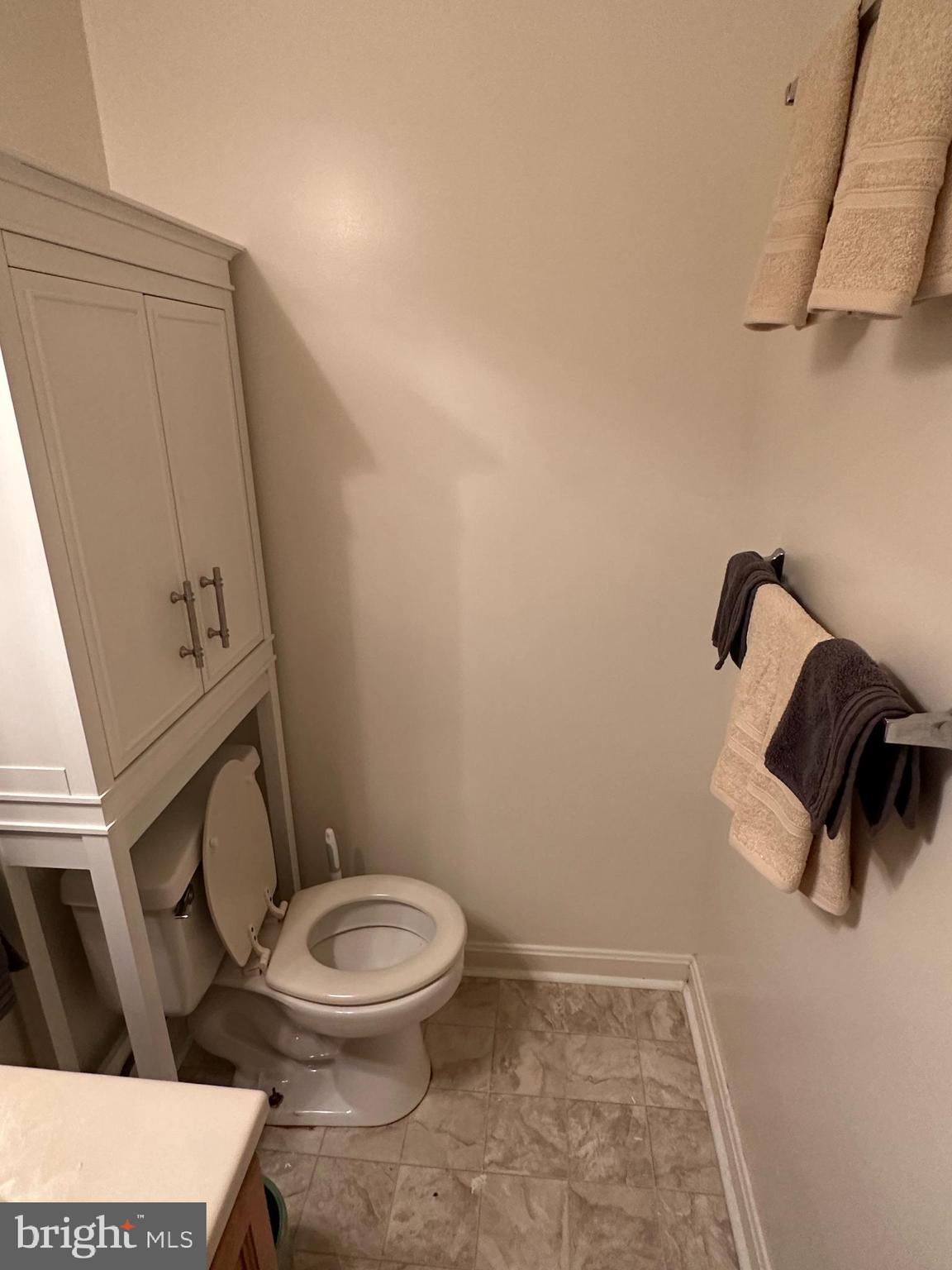 VILLAS AT WATERS - Residential Lease