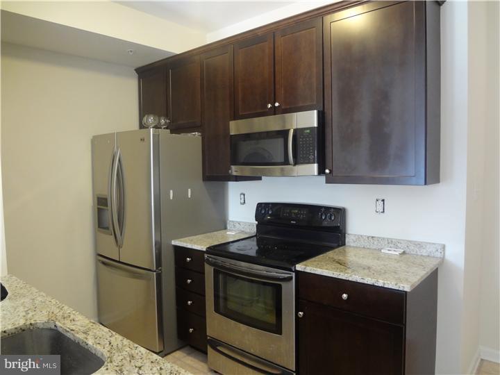RENAISSANCE PLACE S - Residential Lease