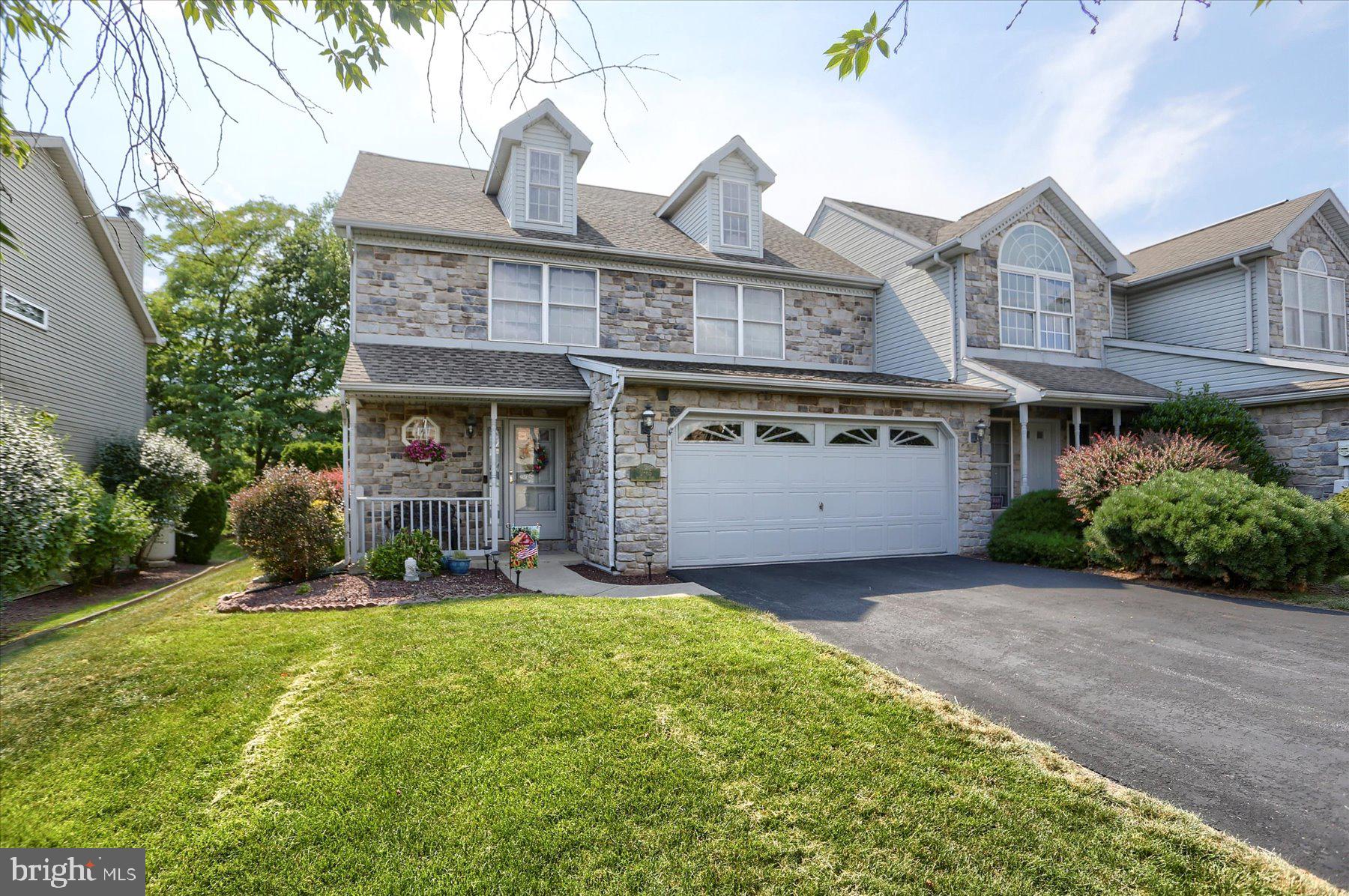2865 OAKWOOD DRIVE