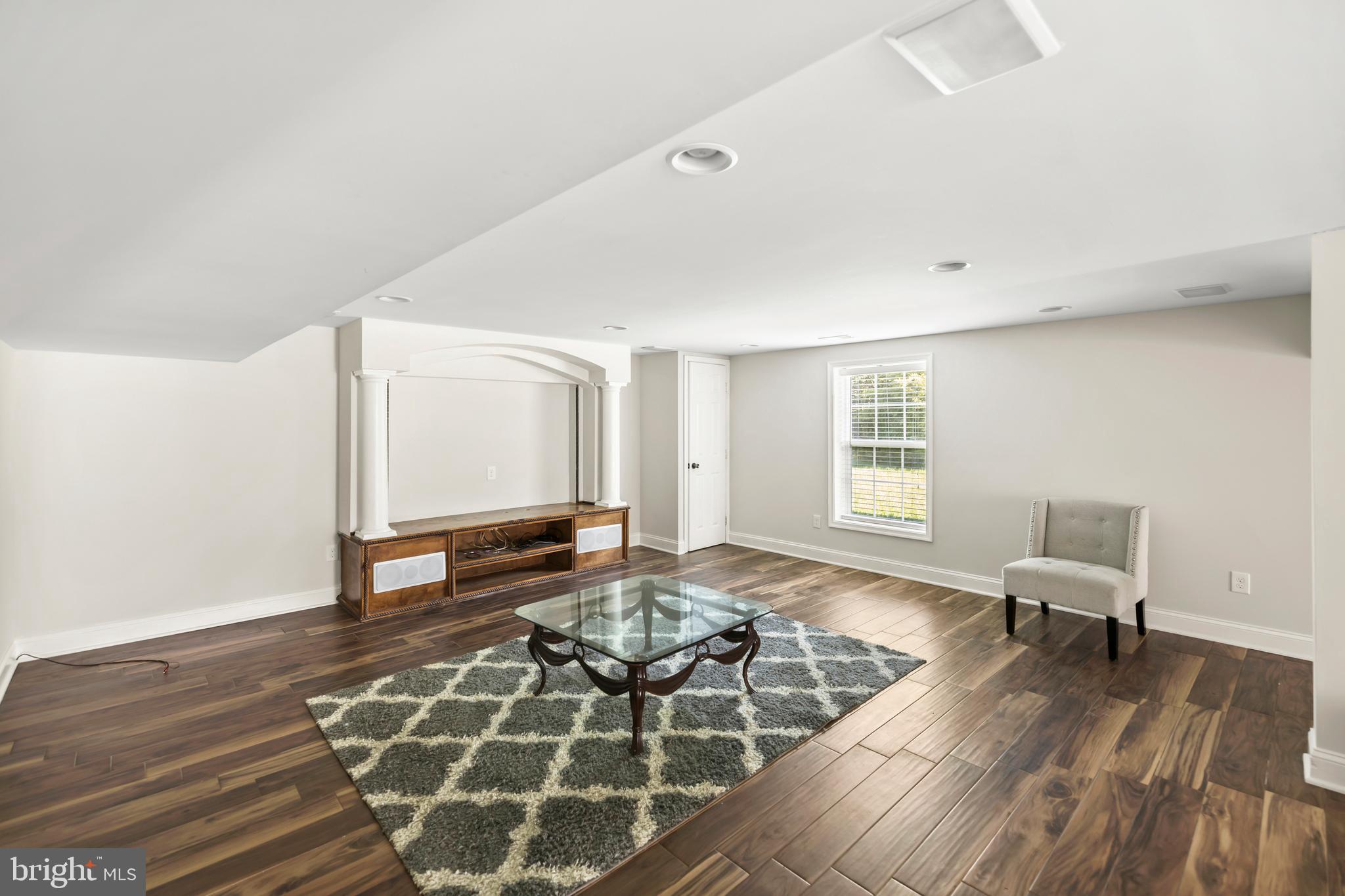 LEE'S CROSSING - Residential