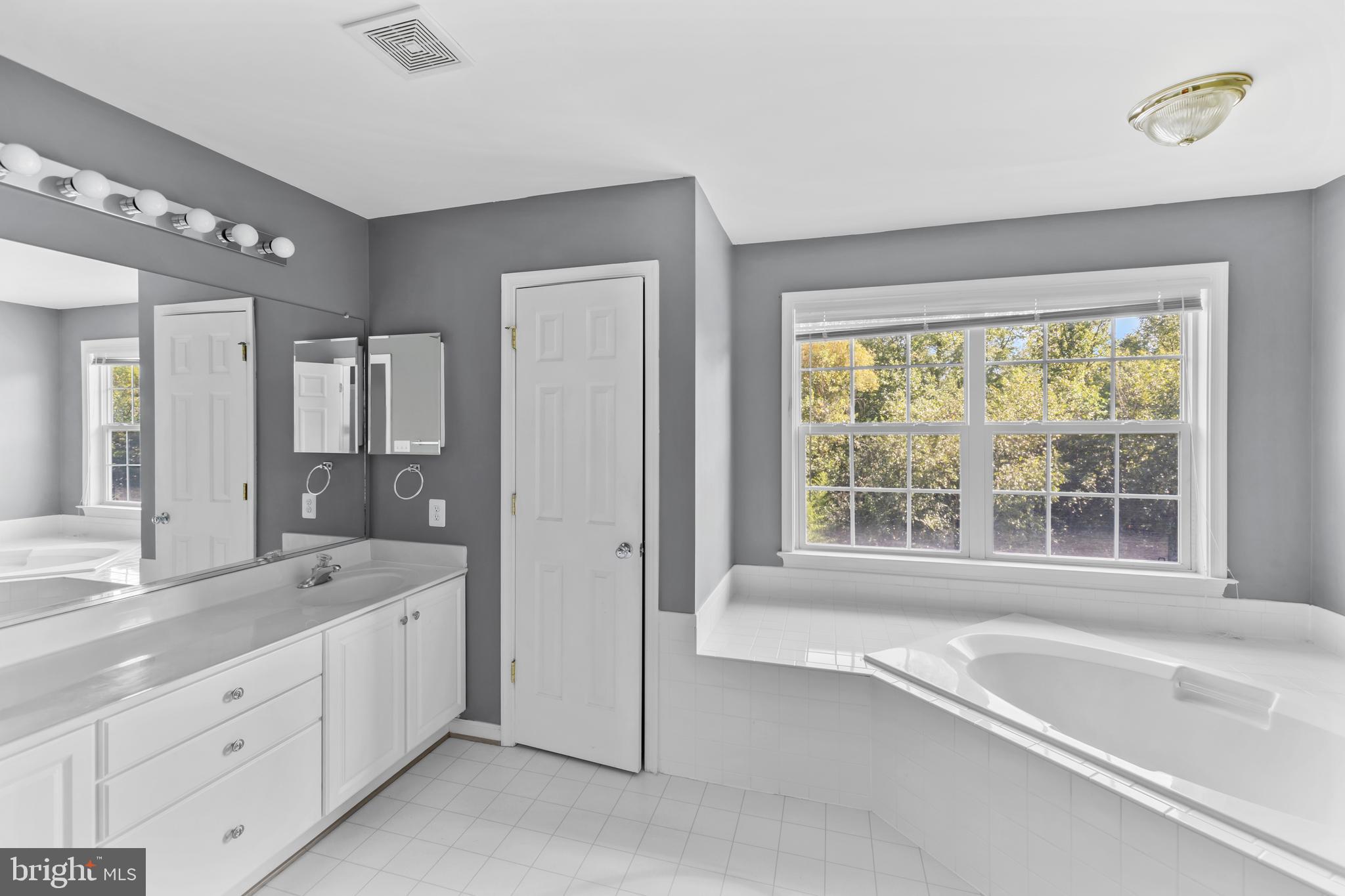 LEE'S CROSSING - Residential