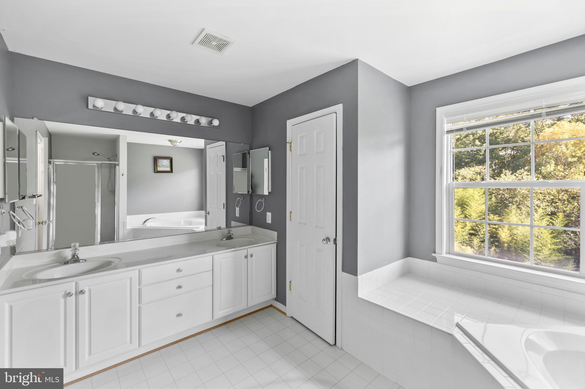 LEE'S CROSSING - Residential