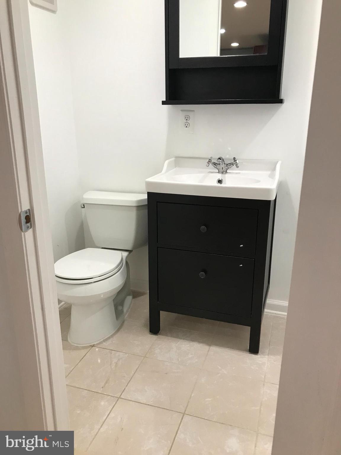 FAIRFAX ACRES - Residential Lease